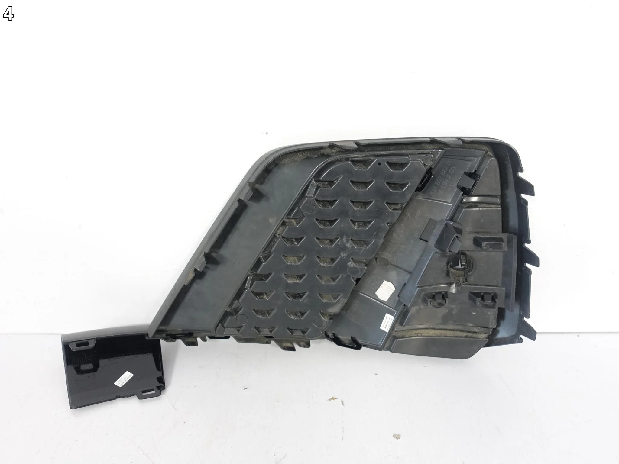 AUDI A1 II S-LINE 82A GB 18- KRATKA ATRAPA LISTWA W ZDERZAK PRZÓD PRAWA c856ff2b8ca3e675954c4f7018e5b077