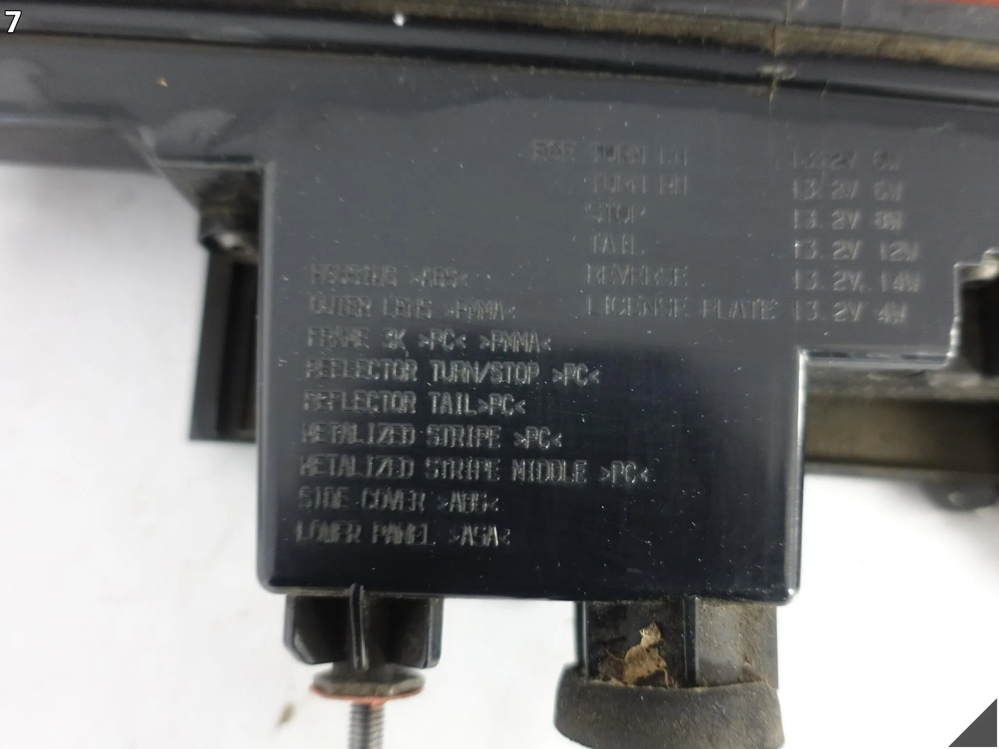 AUDI E-TRON ETRON Q8 4KE 18- LAMPA KLAPY LED BLENDA ŚRODKOWA TYŁ TYLNA 720077c9554f9a109035971630071f77