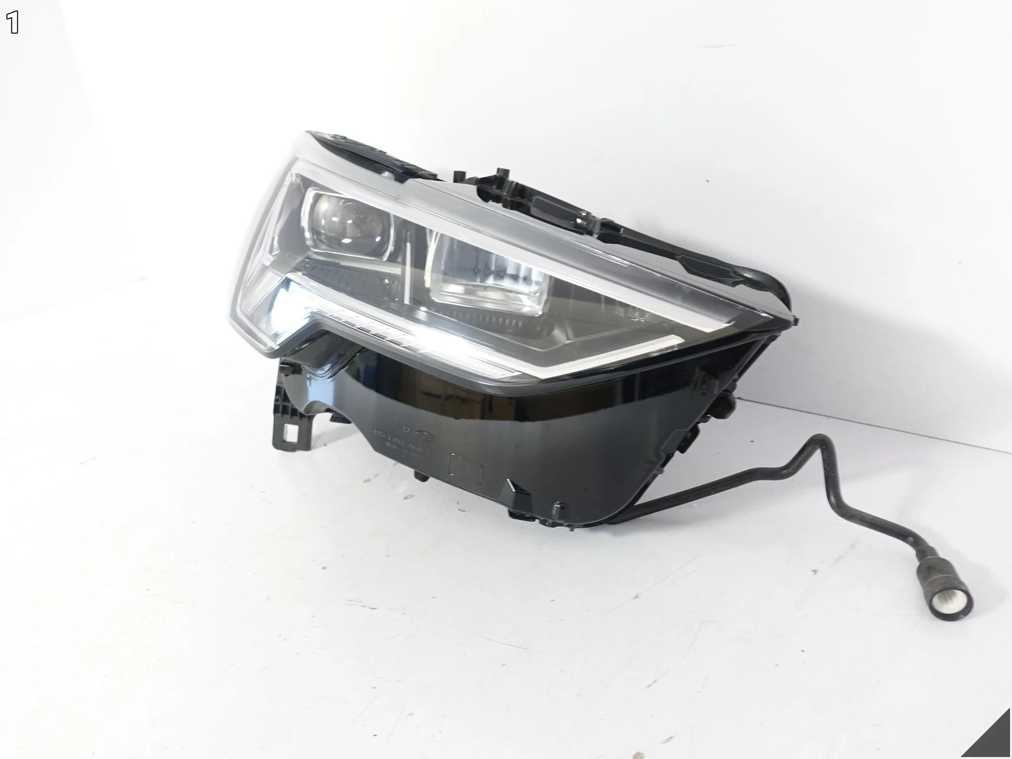 AUDI Q3 83A F3 18-25 LAMPA FULL LED PRZÓD PRAWA KOMPLETNA EU DEMONTAŻ 24KM 8771965bc07a2525d84d8a77c0b8e789