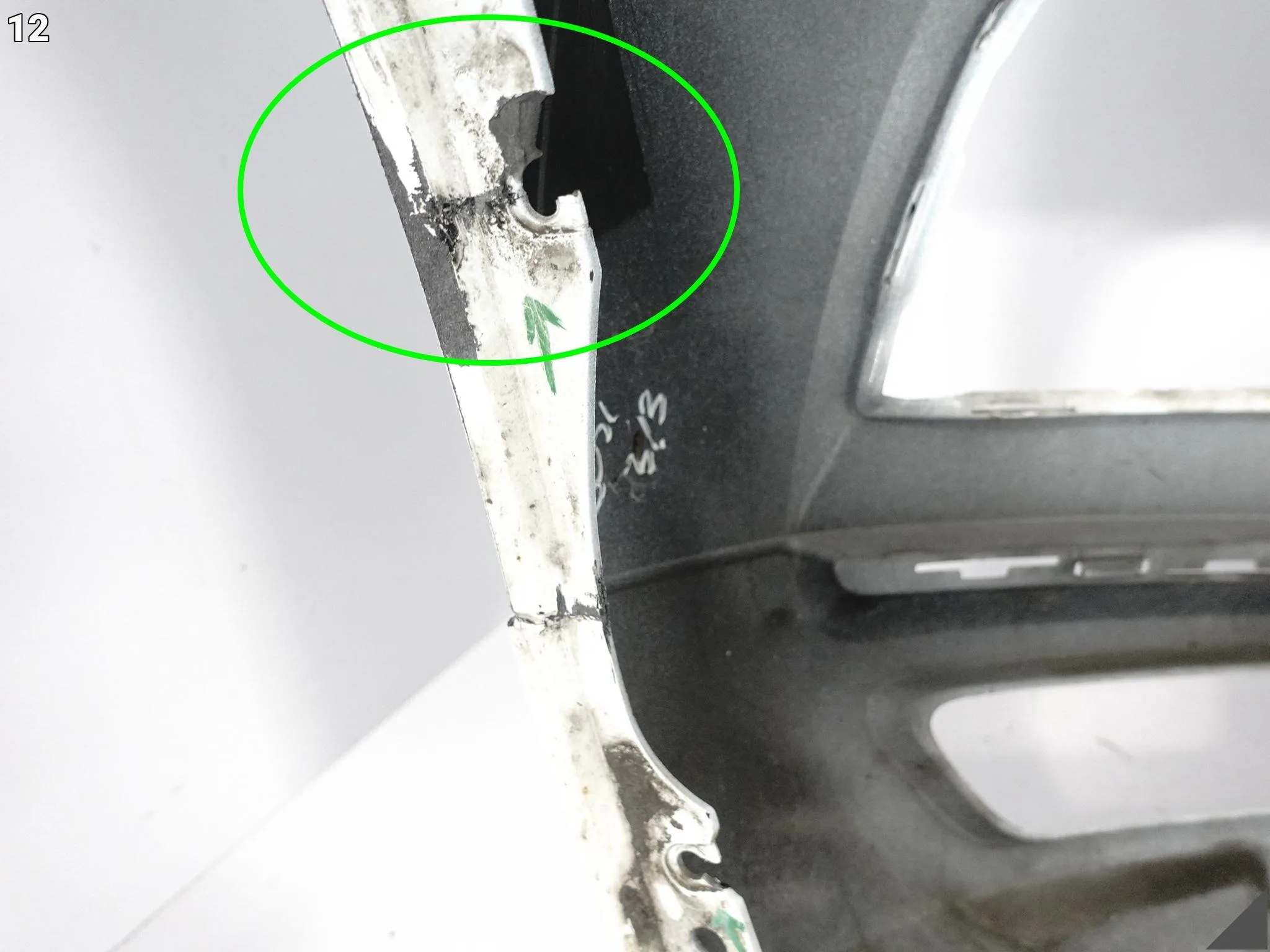 VOLVO XC60 II (2 GENERACJA) 17-21 ZDERZAK BUMPER PRZÓD (SPRYSKI) USZKODZONY 77f25748b27ccbb5fb2eb6e84e10e28a