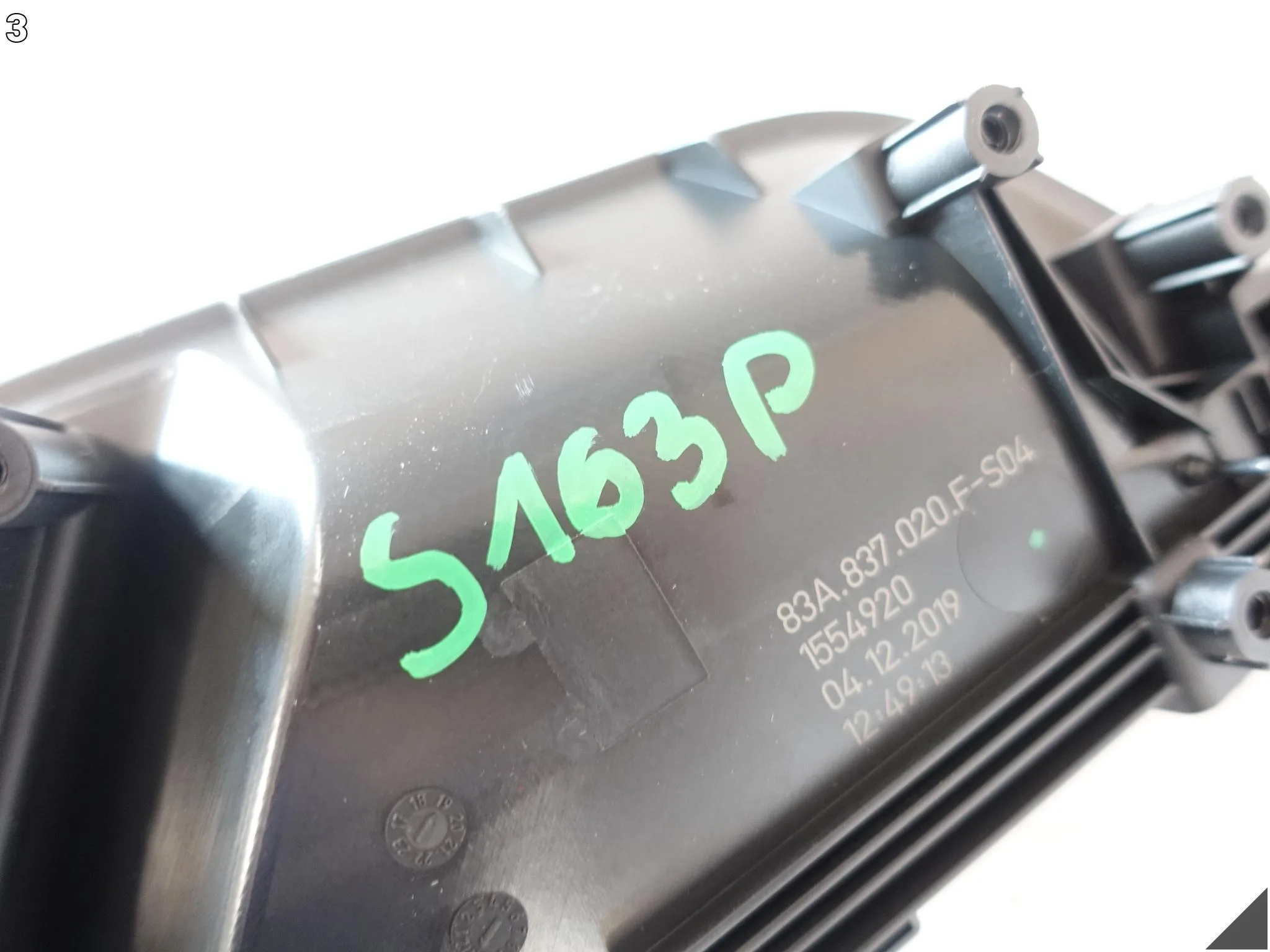 AUDI Q3 83A F3 18-25 KLAMKA WEWNĘTRZNA DRZWI TYŁ PRAWA CHROM 83A837020F f930cc672a836773dfd97affe362de0a