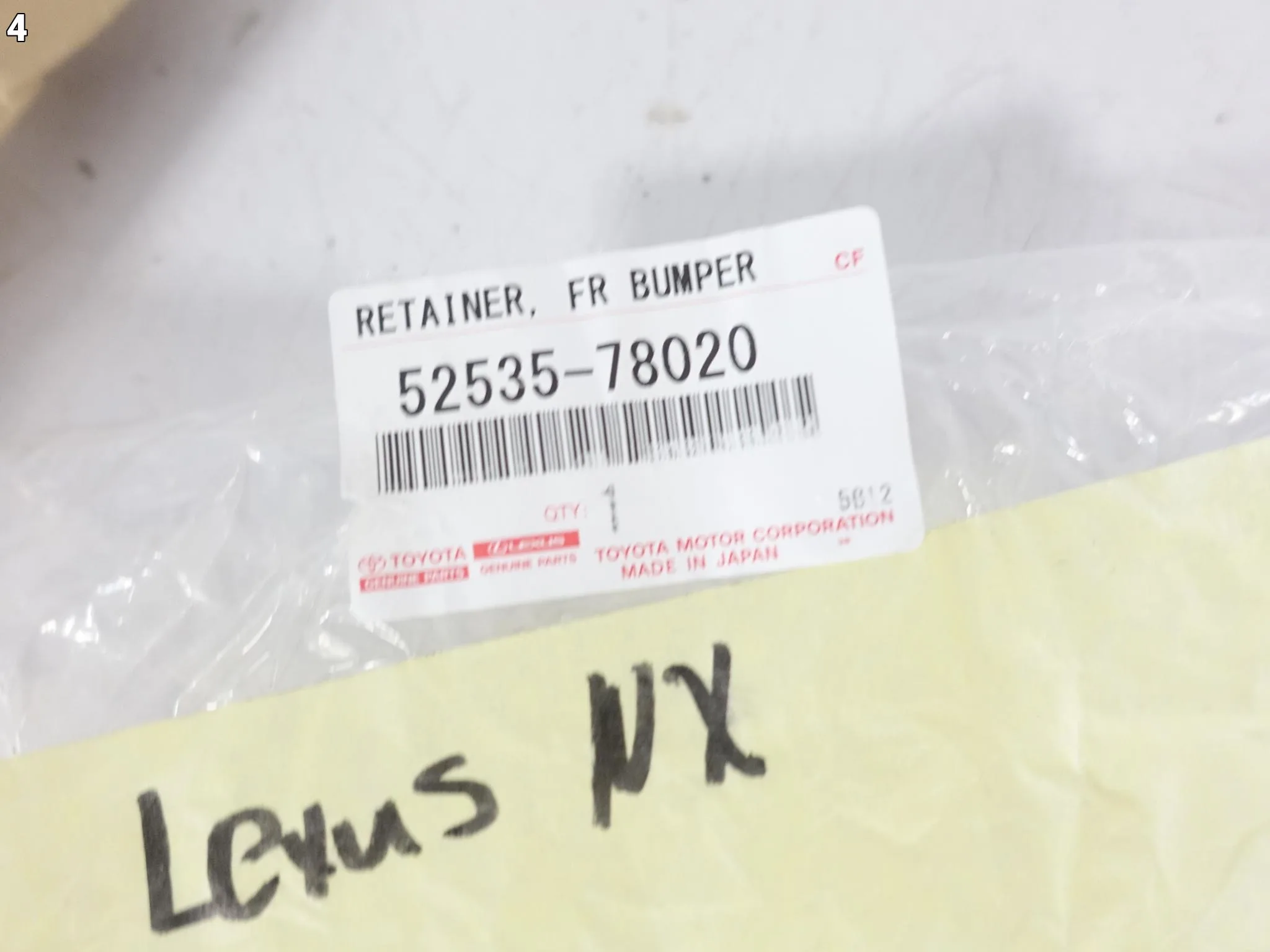 LEXUS NX II 2 21- ŚLIZG MOCOWANIE W ZDERZAK PRZÓD PRAWY ORG 52535-78020 dd7fc2e2186743579f77f5498083dd81
