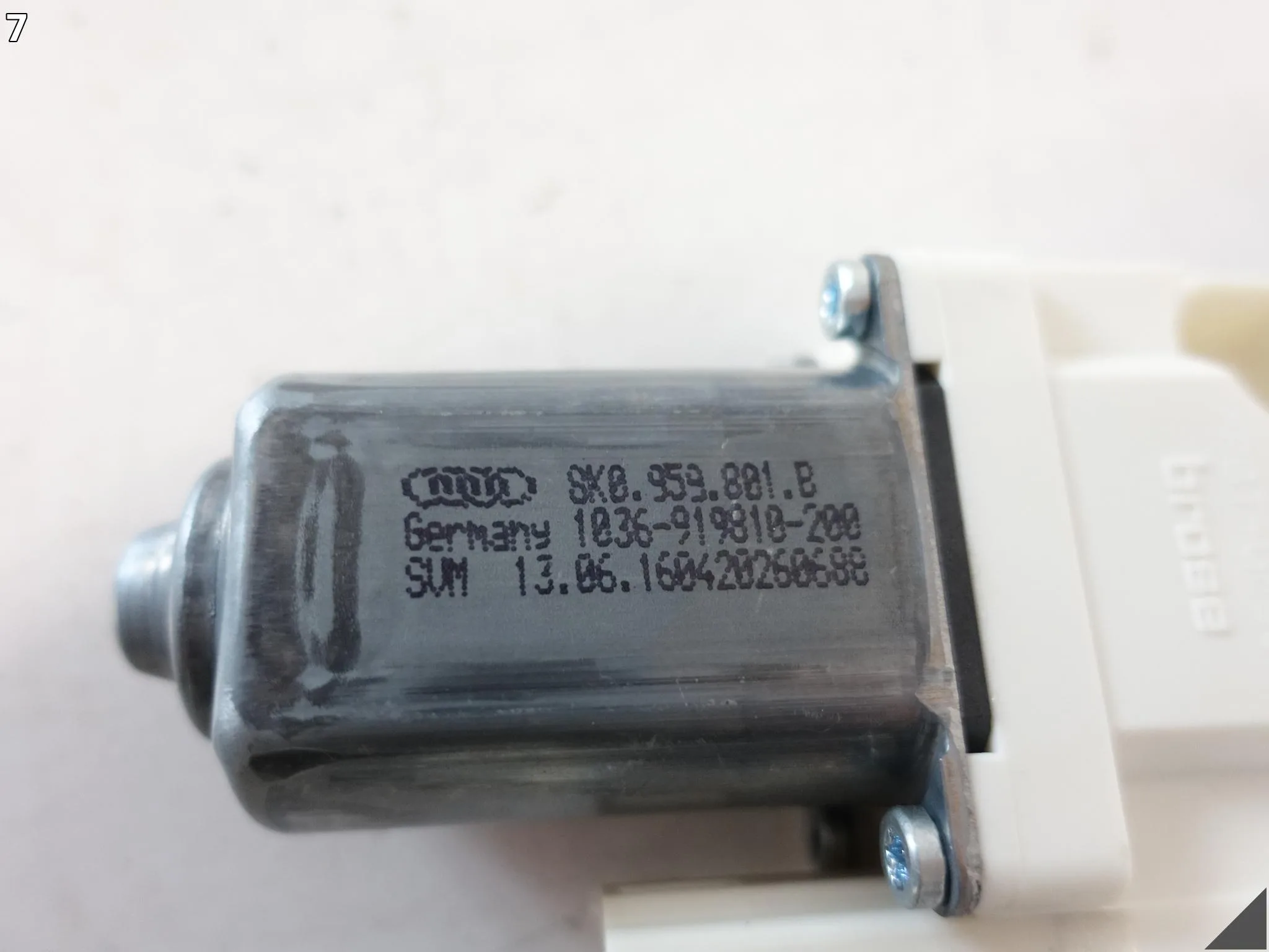 AUDI A7 S7 RS7 4G8 A6 S6 RS6 4G0 S8 4H0 SEAT VW SILNICZEK PODNOSZENIA SZYBY 9d5f4623c17eda90b15a520a8267b836