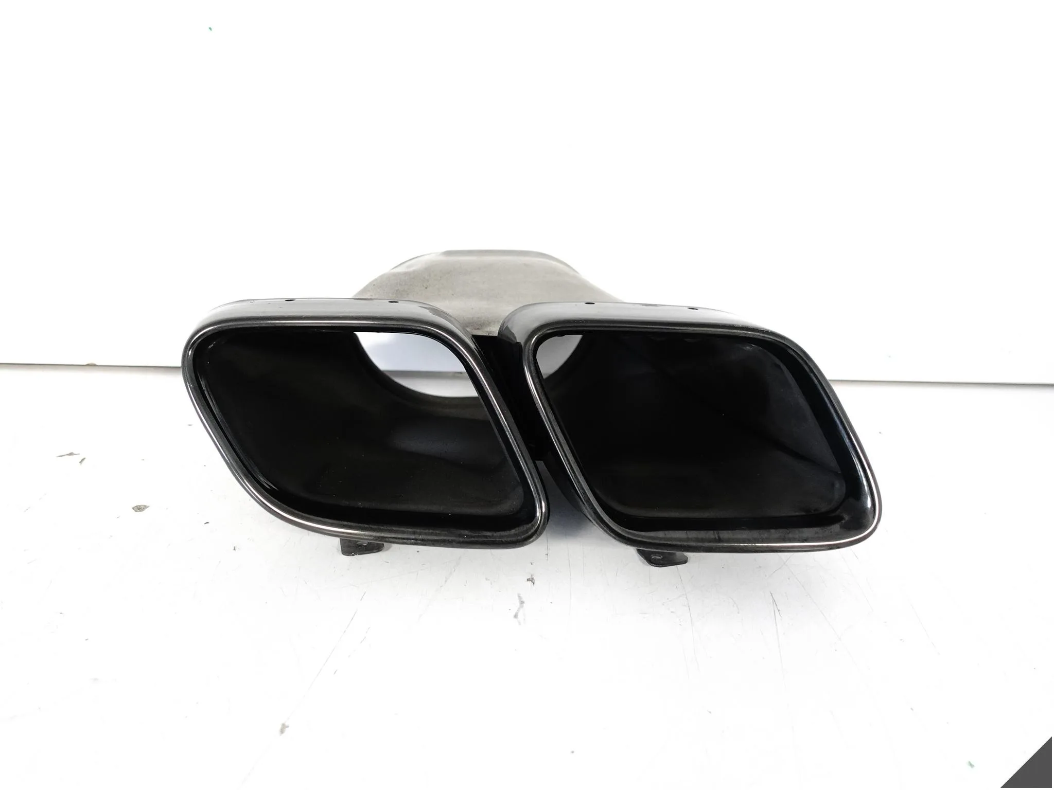 MERCEDES GLE W167 C167 GLS X167 AMG GT 63 AMG KOŃCÓWKA WYDECHU PRAWA TYŁ 4b1af1128b85f3e8fb820634912257c7