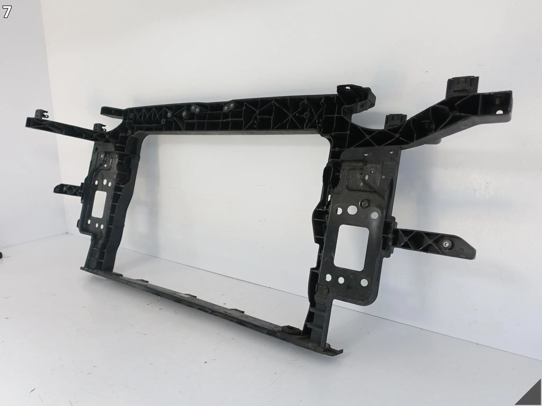 HYUNDAI KONA I LIFT 17-23 WZMOCNIENIE WSPORNIK PAS PRZEDNI 64101-J9000 64bc36ab7808c6925d44ef5d21f15107
