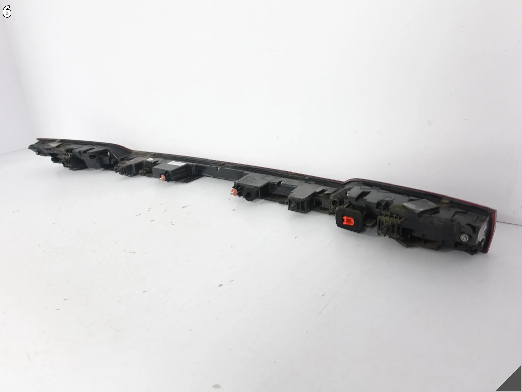 AUDI E-TRON ETRON Q8 4KE 18- LAMPA KLAPY LED BLENDA ŚRODKOWA TYŁ TYLNA e030684687d2758b99e4ad5eaecb7381