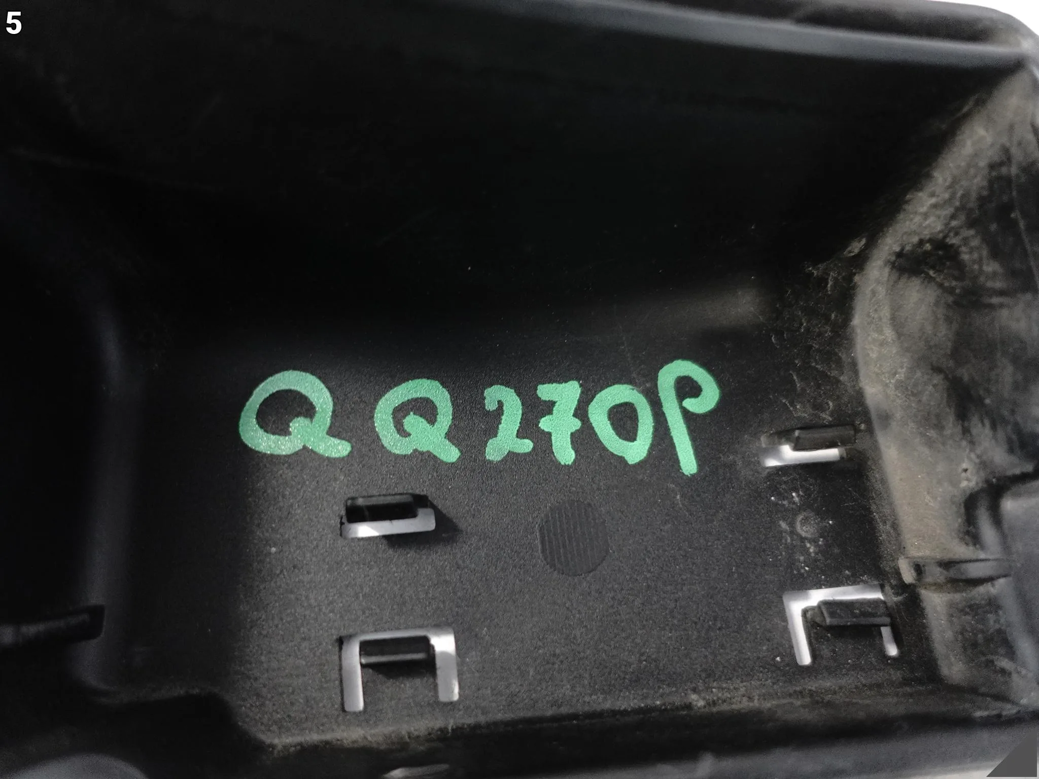 PORSCHE 911 992 19- OSŁONA OBUDOWA SILNICZKA ROLETY ŻALUZJI PRAWA PRZÓD b3423399ea69d42626b1e992a9182710