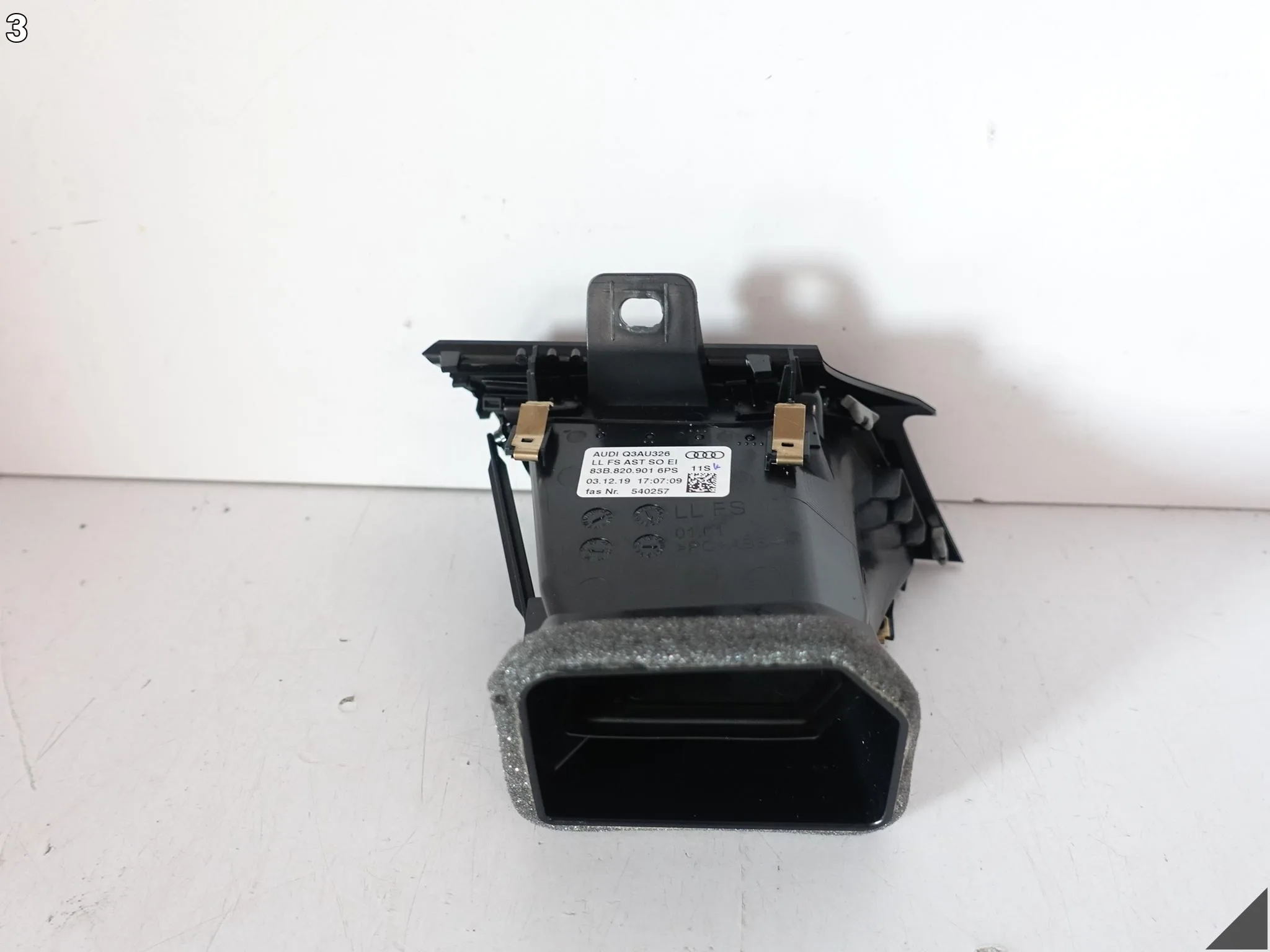 AUDI Q3 83A 83B F3 18-25 KRATKA NAWIEWU DESKA ROZDZIELCZA LEWA EU 6PS d2ac941e8d45094bc3fec80aeced9b4c