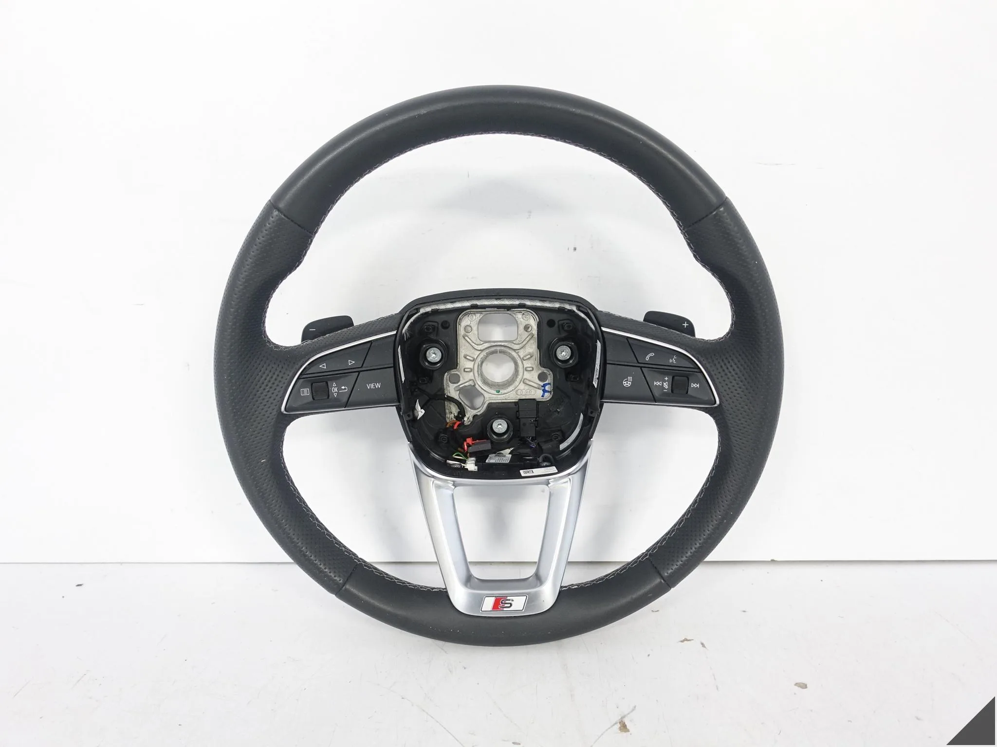 AUDI S4 8W0 B9 S5 8W6 F5 KIEROWNICA WIELOFUNKCYJNA SKÓRA ŁAPATKI RAMKA JAH 83c8c844e868cd257909230e6fb67301