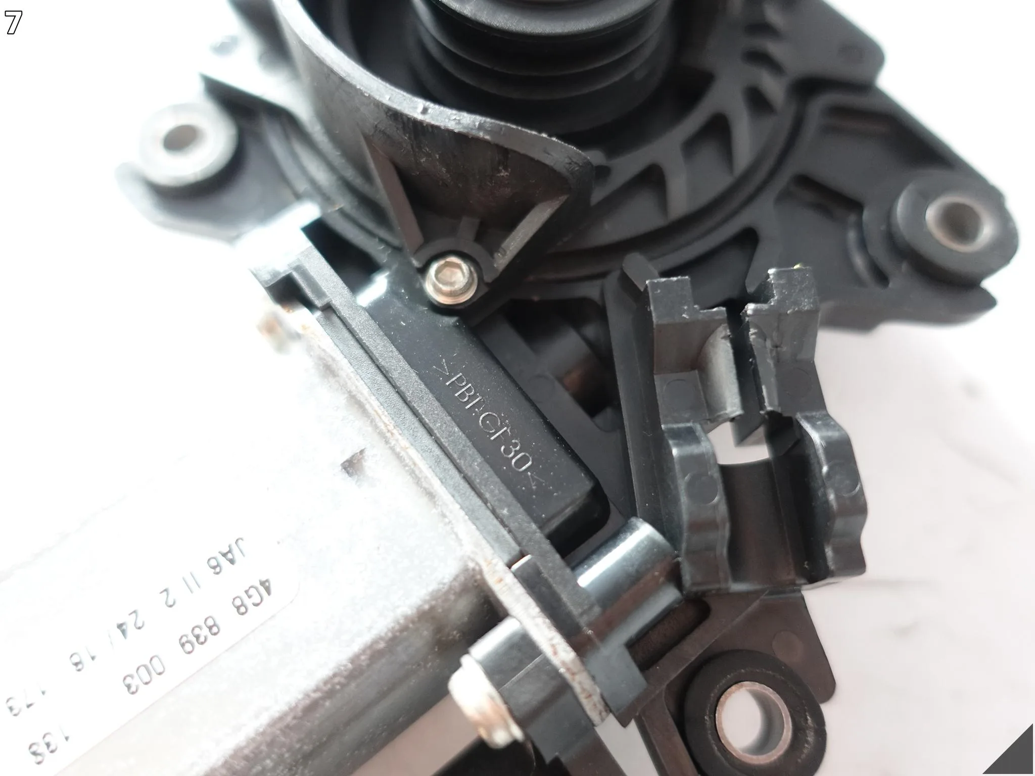 AUDI A7 S7 RS7 4G8 C7 10-18 SILNICZEK DOCIĄGU DRZWI LEWY TYŁ 4G8839003 392e751e3f1320c2e35fde6b5998cad3