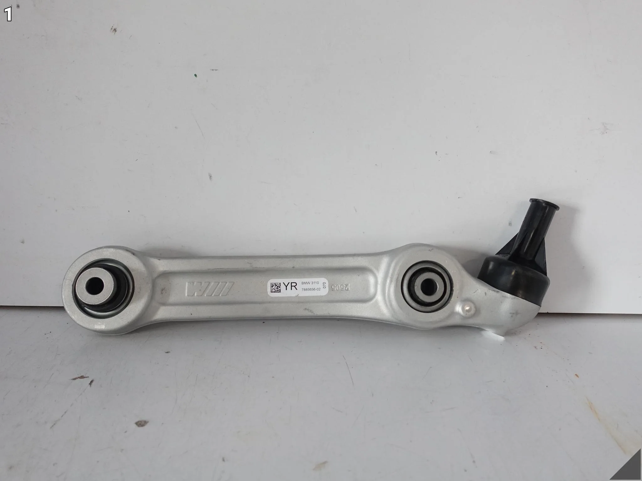 BMW M5 G90 G99 M-POWER 24- WAHACZ POPRZECZNY PRZÓD PRAWY ORYGINALNY 5802613314918f2f28999379823e4e05