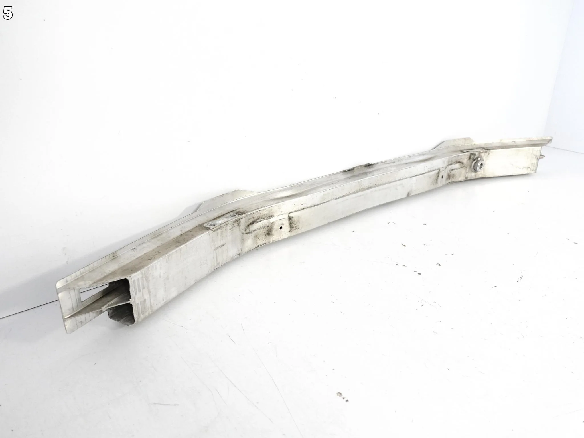 BMW M3 F80 M4 F82 F83 M2 F87 F30 F31 F20 F32 F33 F36 BELKA W ZDERZAK PRZÓD 77552bd35209e5699c34d9b4344de128