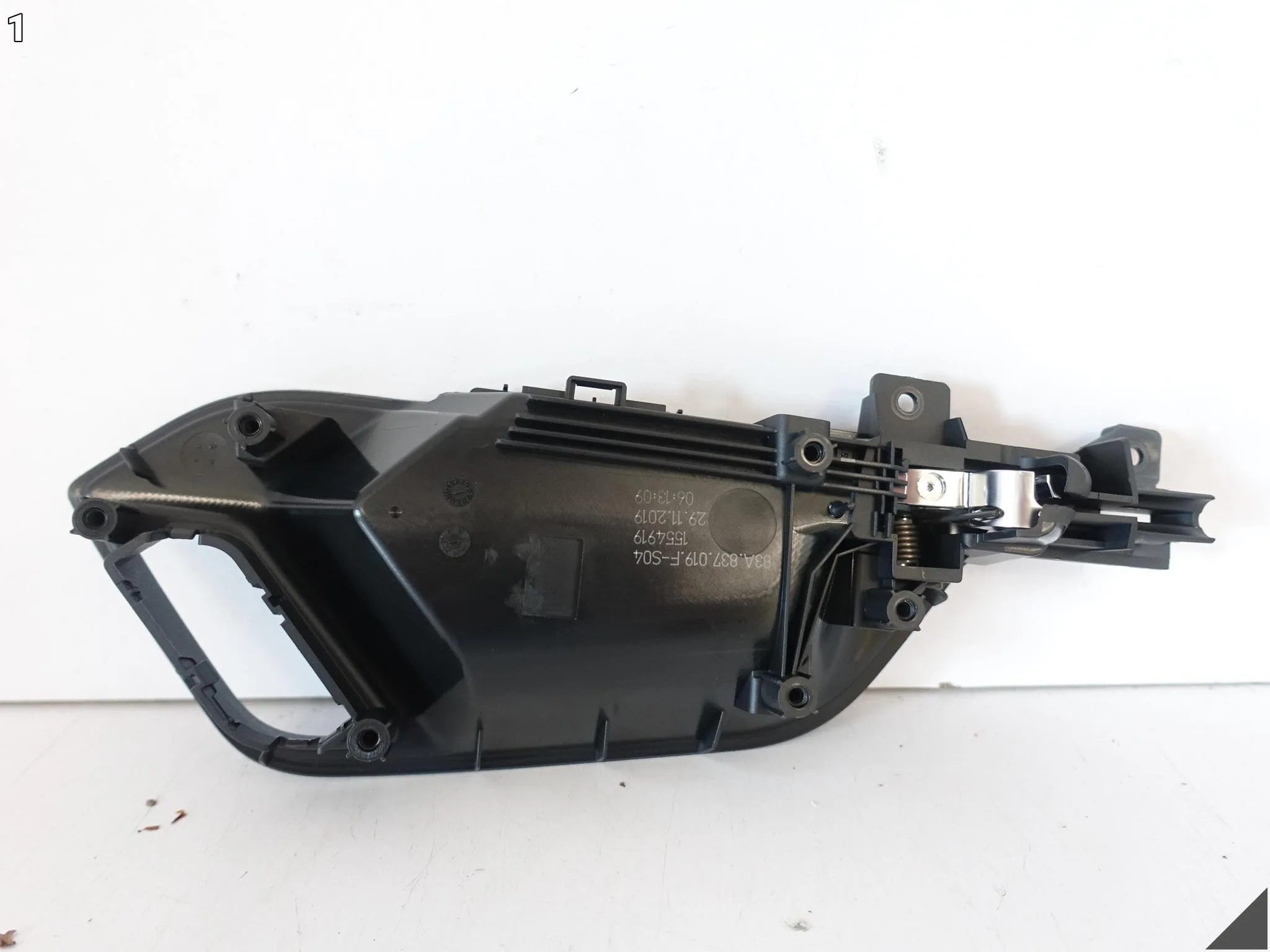 AUDI Q3 83A F3 18-25 KLAMKA WEWNĘTRZNA DRZWI PRZÓD LEWA CHROM 83A837019F aa2a301e3fb8852355afd2f1e4d41084