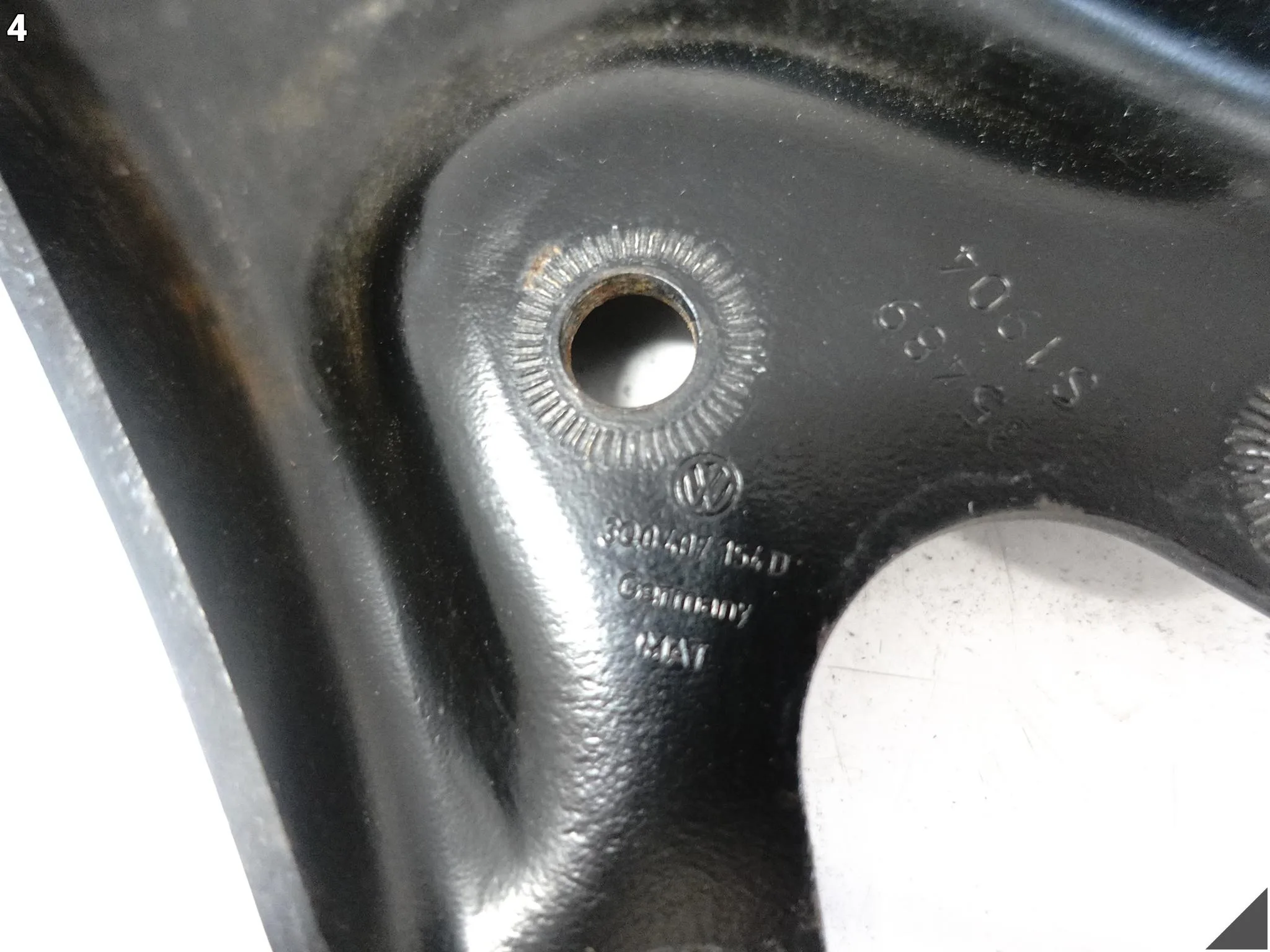 AUDI Q3 83A VW PASSAT SKODA SEAT DOLNY WAHACZ ZAWIESZENIE PRZÓD PRAWY 24KM 4138b9874e2584a6e8aea1a3f323eec3
