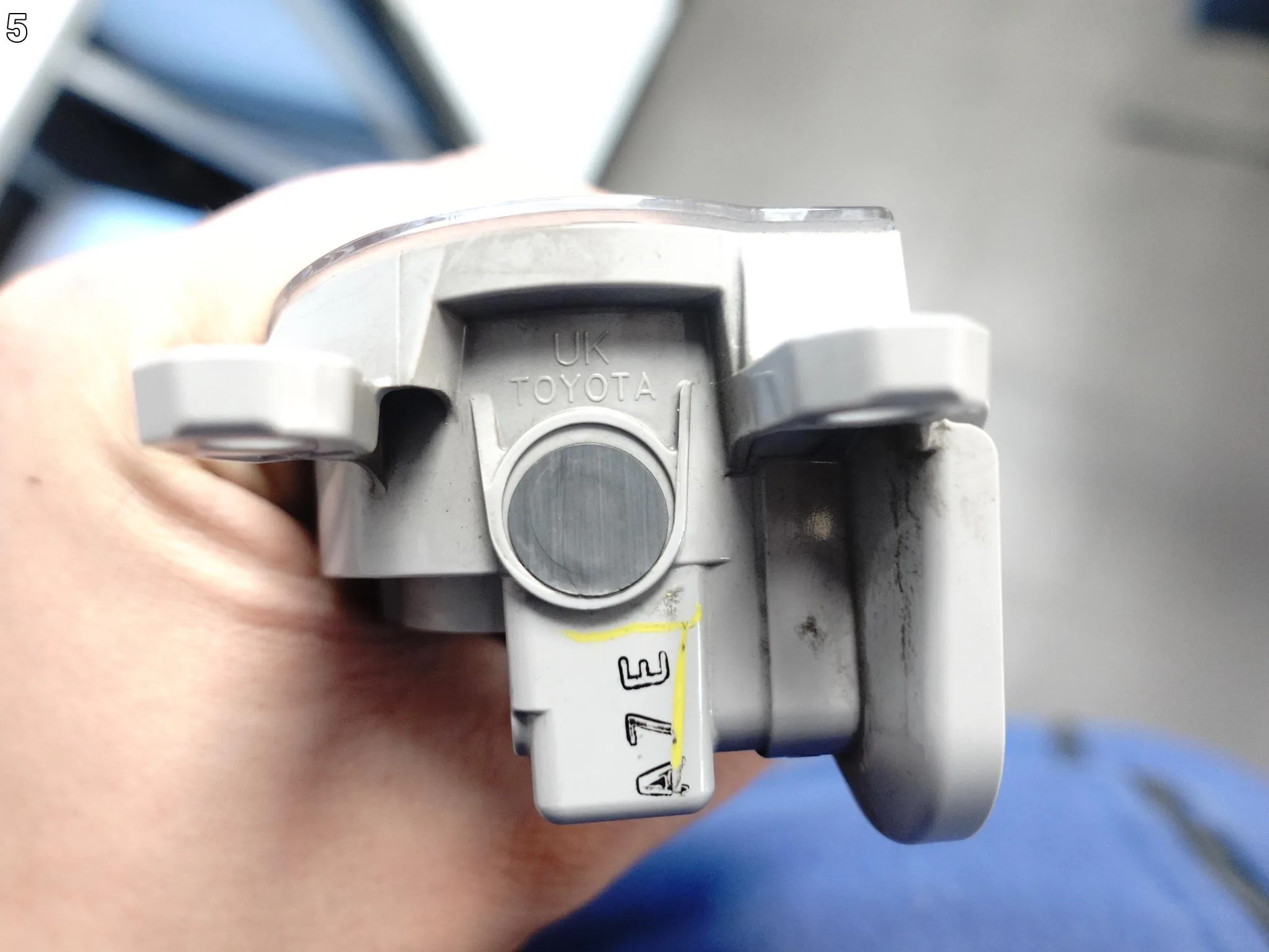 TOYOTA COROLLA E21 XII 18- LIFT YARIS IV CROSS XP210 HALOGEN LEWY PRZÓD e990700b5d5d8ec9fbe577d6dc66b89e