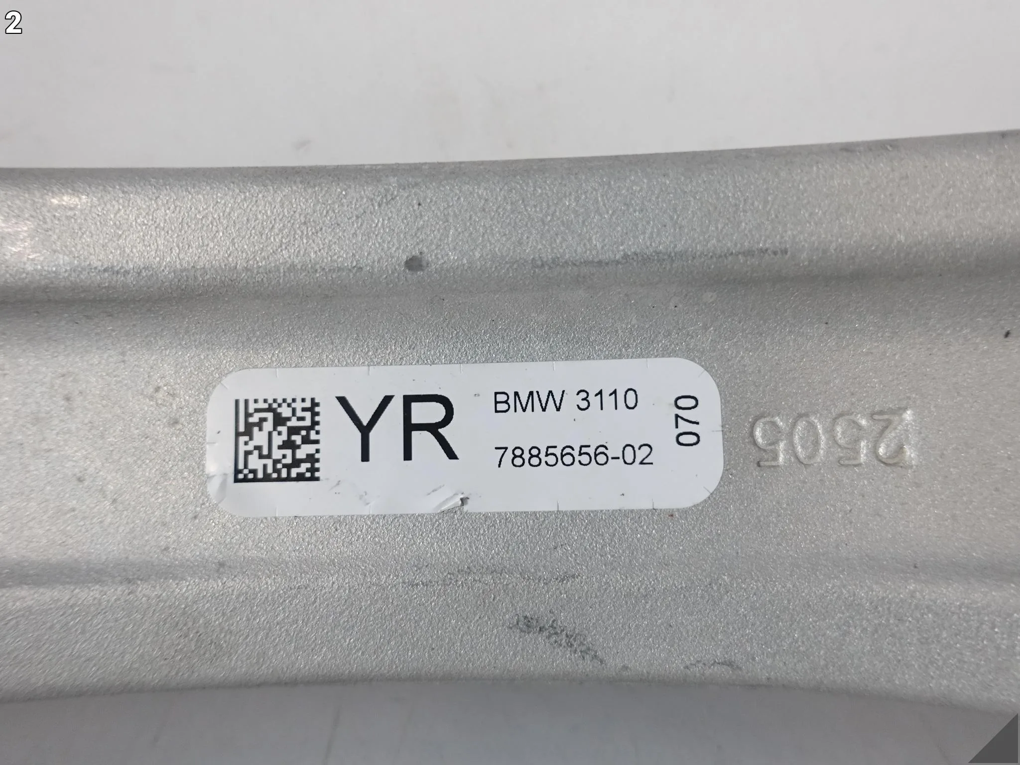 BMW M5 G90 G99 M-POWER 24- WAHACZ POPRZECZNY PRZÓD PRAWY ORYGINALNY 43524c26f2e4a90a2ab11271a0a15382