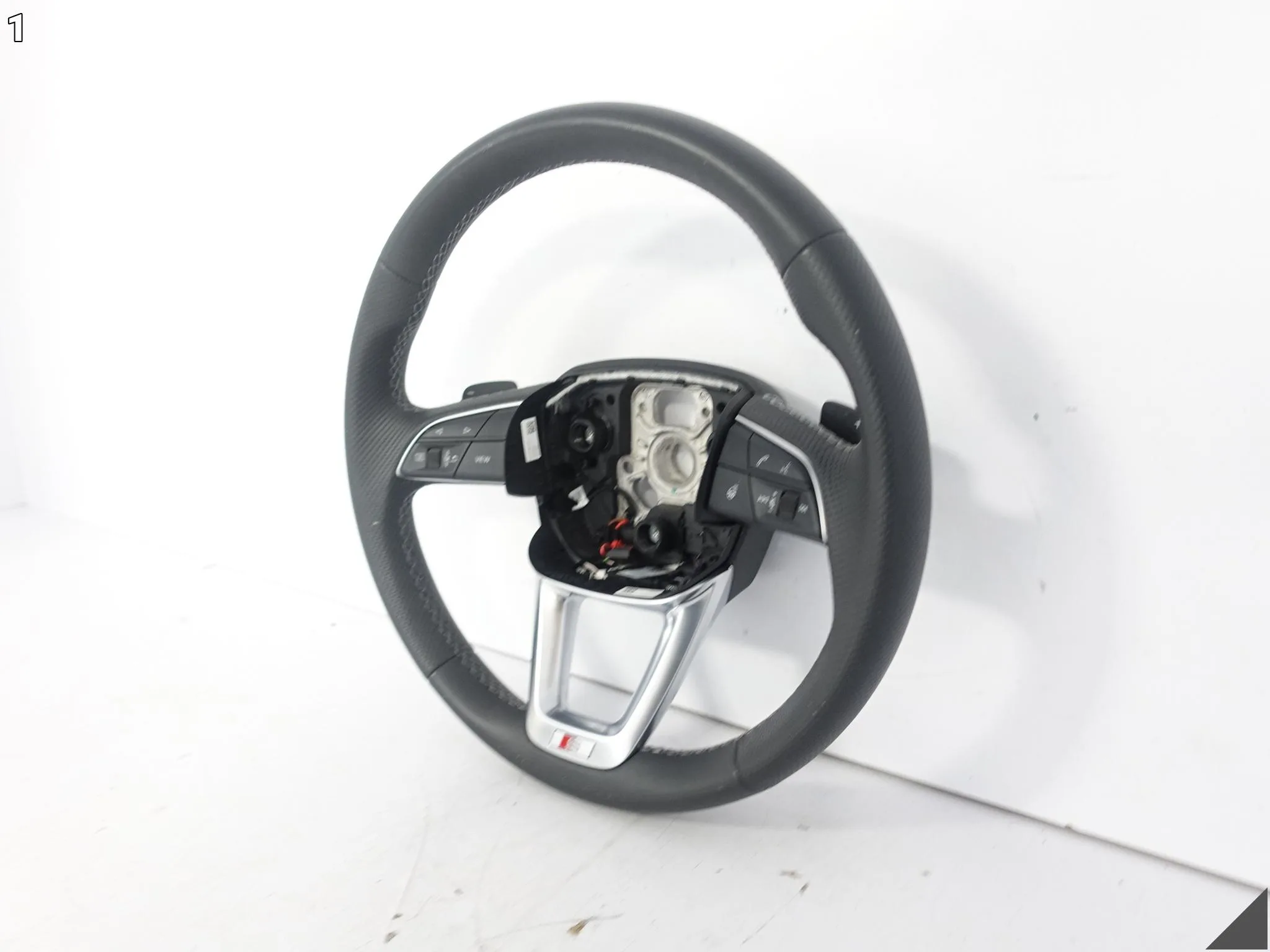 AUDI S4 8W0 B9 S5 8W6 F5 KIEROWNICA WIELOFUNKCYJNA SKÓRA ŁAPATKI RAMKA JAH 5de0cc072ad497919b9734f9a926157f