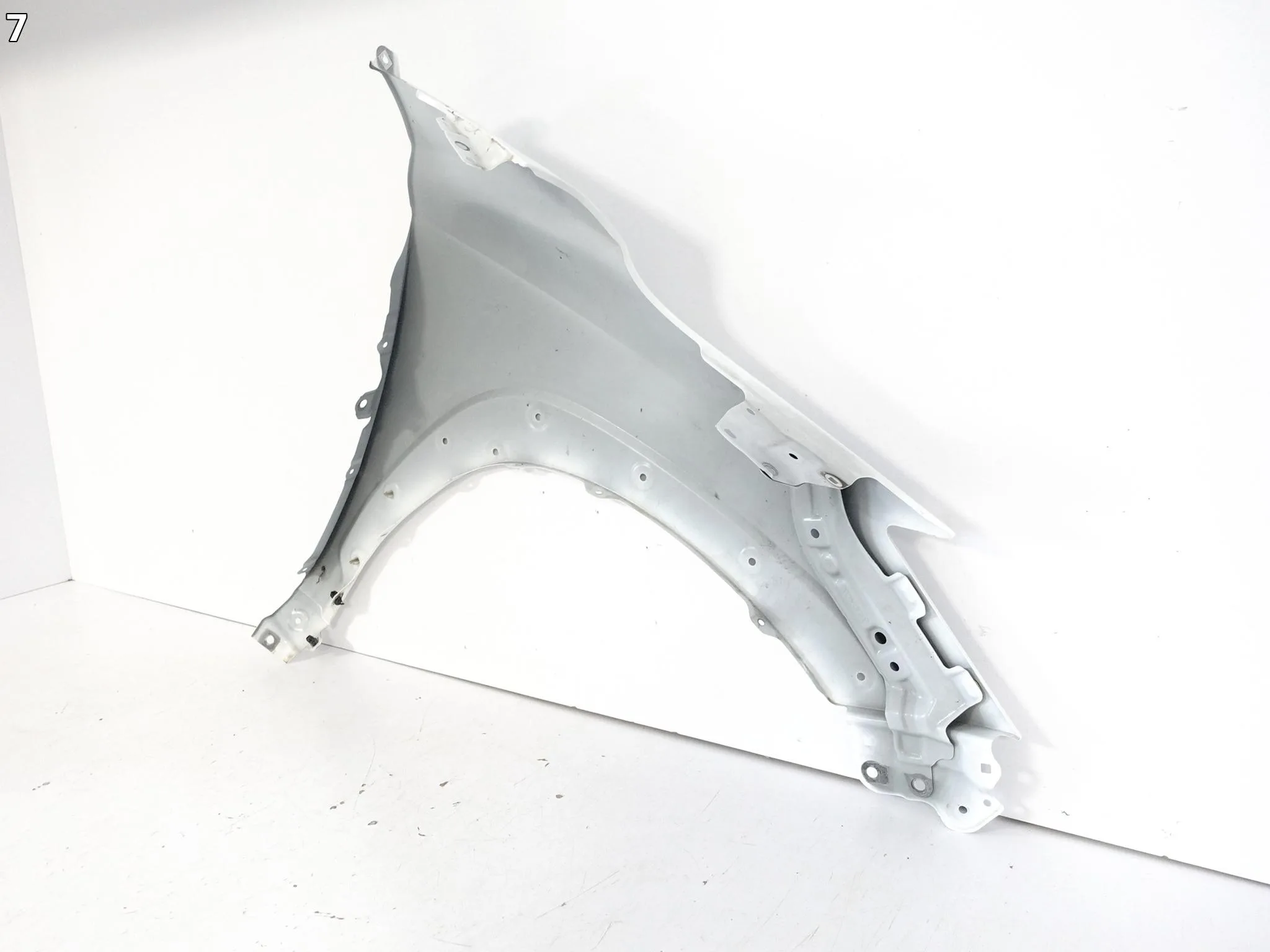 TOYOTA COROLLA CROSS XG10 22- BŁOTNIK FENDER LEWY PRZÓD d9f3301e98ad4d61f518648620f48907