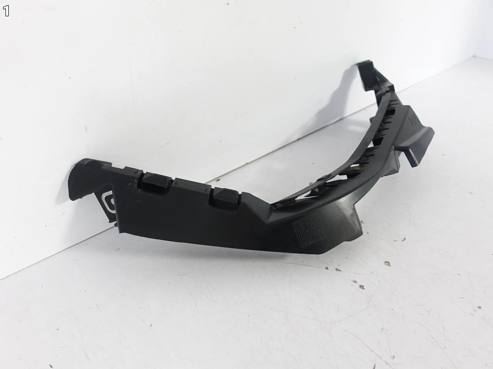 SEAT IBIZA V 5 6F0 17- ŚLIZG MOCOWANIE WSPORNIK LAMPY W ZDERZAK PRZÓD PRAWY 548482226d1b395f0b2101207d07fb26