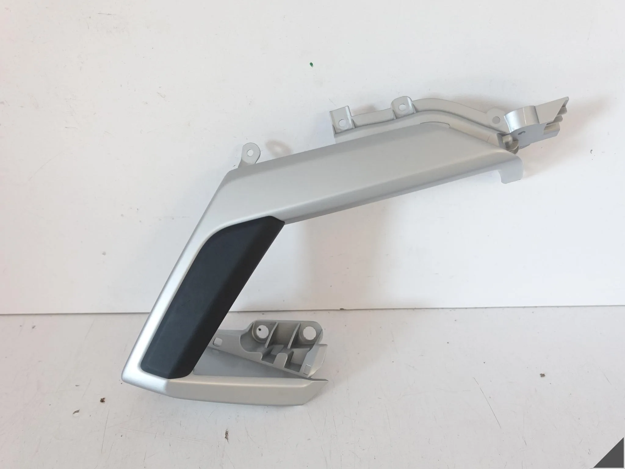 AUDI Q3 83A F3 18-25 UCHWYT PODŁOKIETNIK TAPICERKA DRZWI PRZÓD LEWY 4T4 76e2b3d43947561f6054339a84c1dadf