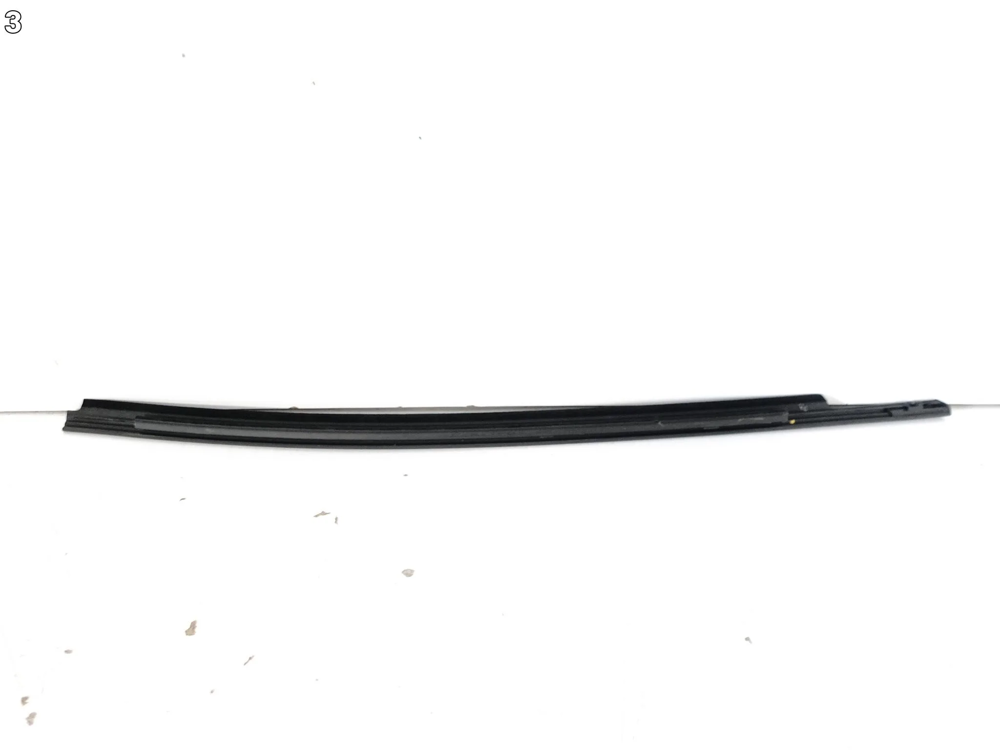 TOYOTA YARIS IV 19- LISTWA ZGARNIAJĄCA SZYBY DRZWI TYŁ LEWA ORG 68230-K0011 388e5143b584400d8bcfaf2f7c53ef86