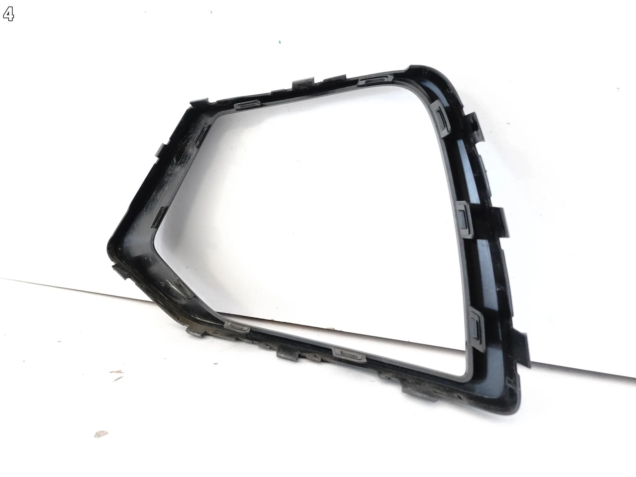 AUDI Q3 II F3 83A BASIS 18-25 LISTWA OSŁONA RAMKA NA ZDERZAK PRAWA PRZÓD 23f39f935b50d221af3c2e0fa938a46a