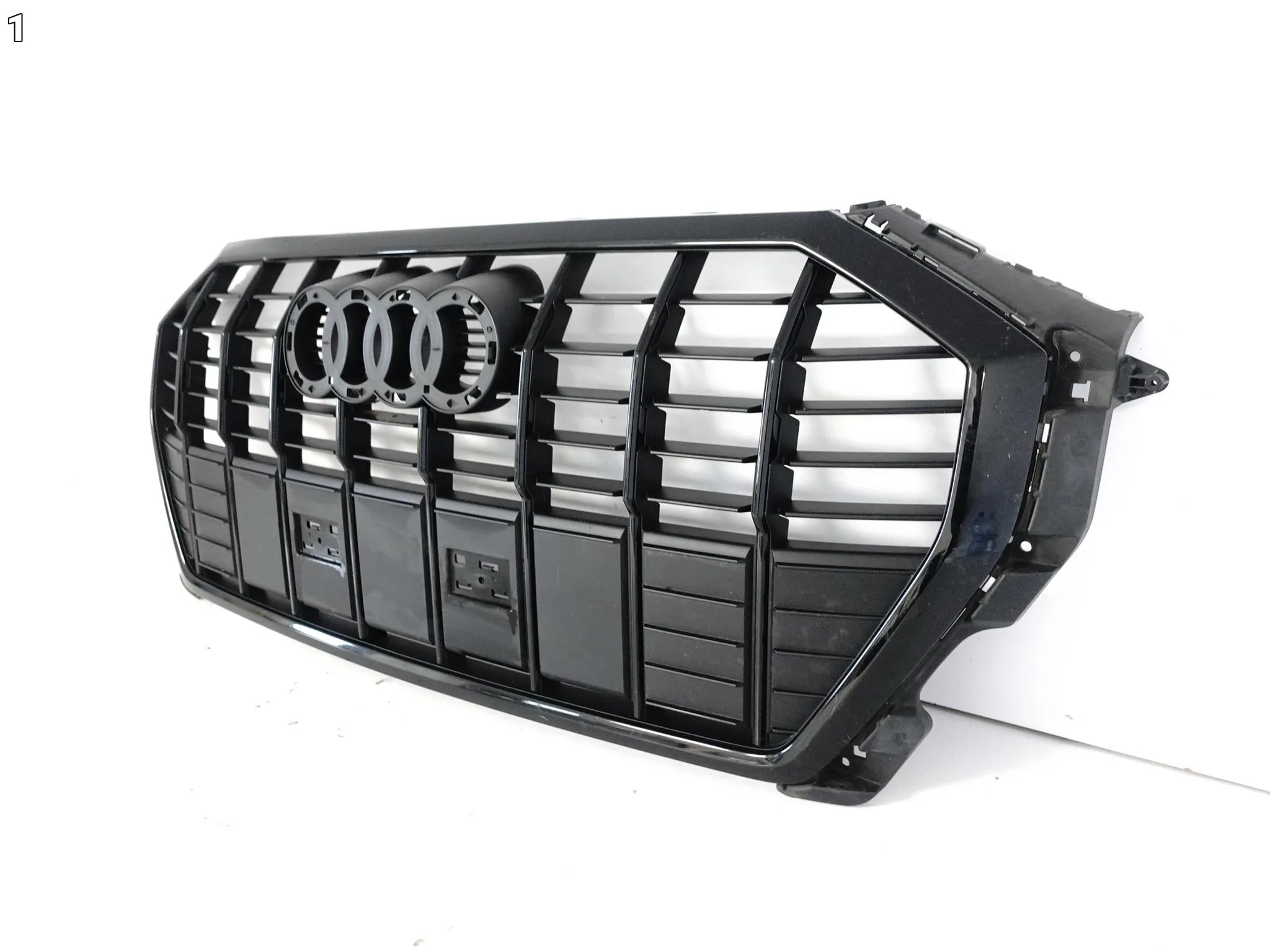 AUDI Q3 II F3 83A S-LINE 18-25 KRATKA GRILL ATRAPA W ZDERZAK PRZÓD BLACK 188628cdad106bcd04da4a5c966e4024