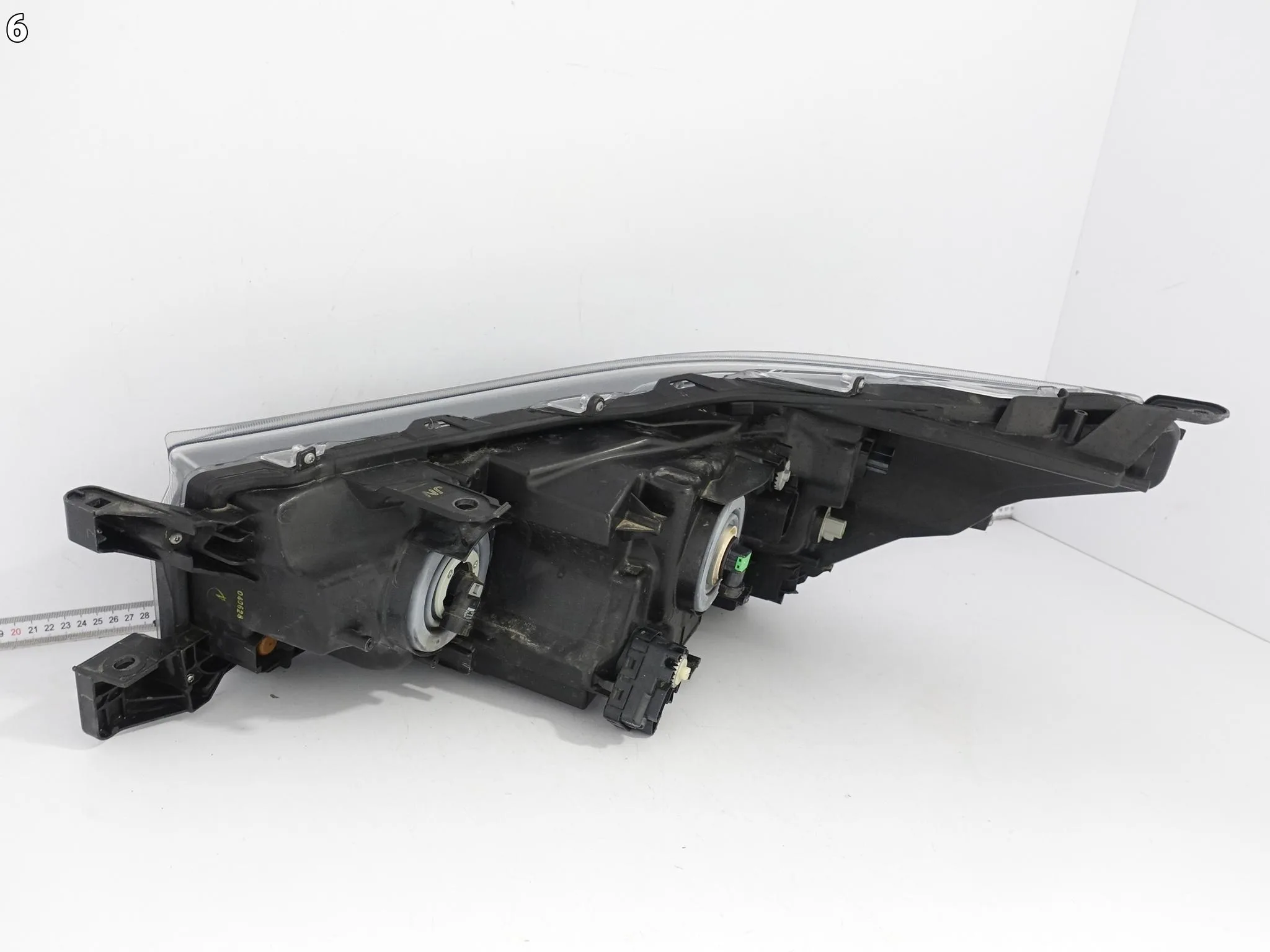 TOYOTA HILUX VIII 8 20-24 LIFT LAMPA PRAWA ZWYKŁA HALOGEN PRZÓD EUROPA 45da4b2c6788af9cf487644cbdb19f8c