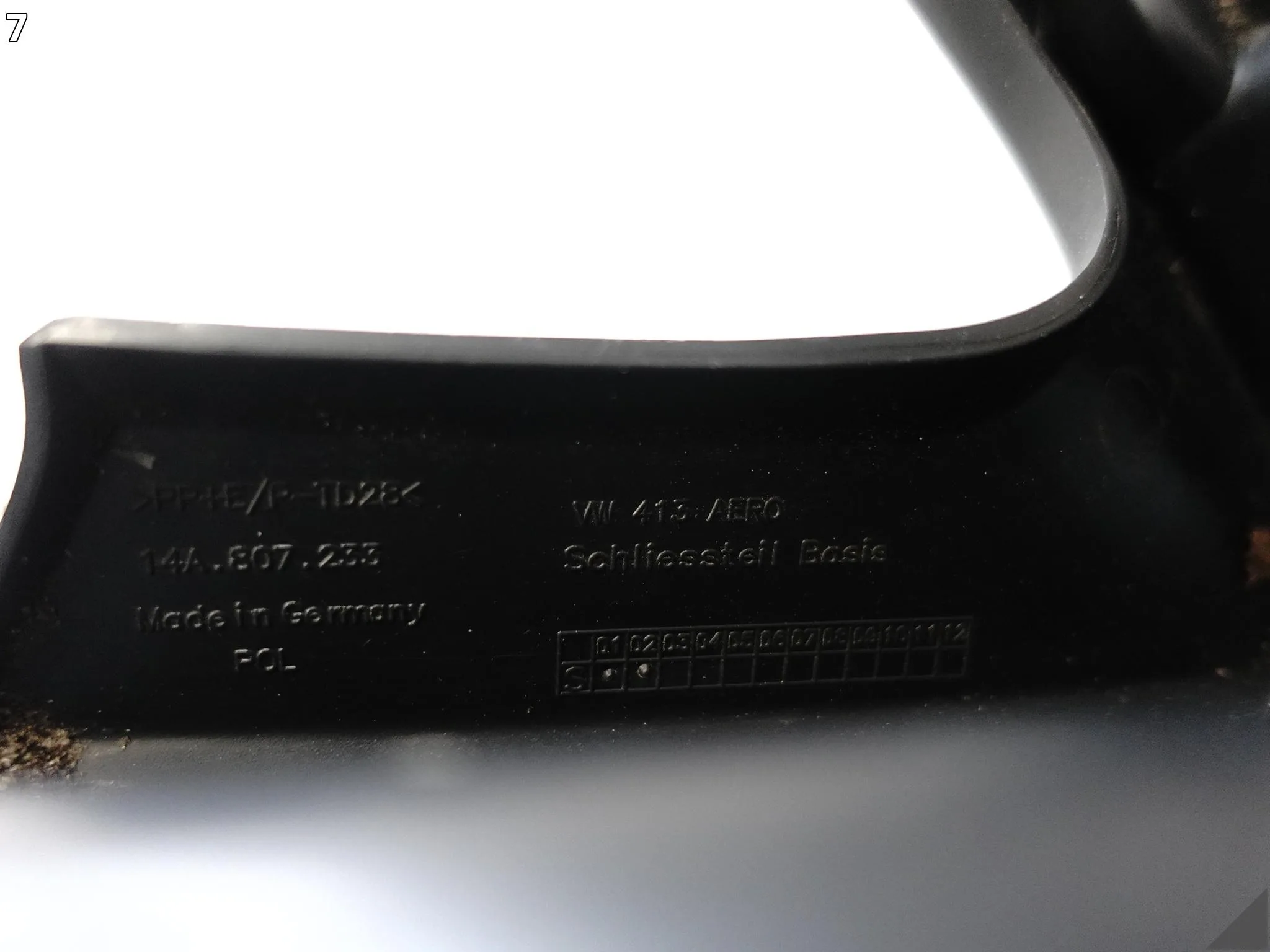 VW ID7 ID.7 14A 23- KIEROWNICA POWIETRZA ŚLIZG MOCOWANIE ZDERZAK PRZÓD LEWY c297d515901ab3e29f5fe7d66c728630