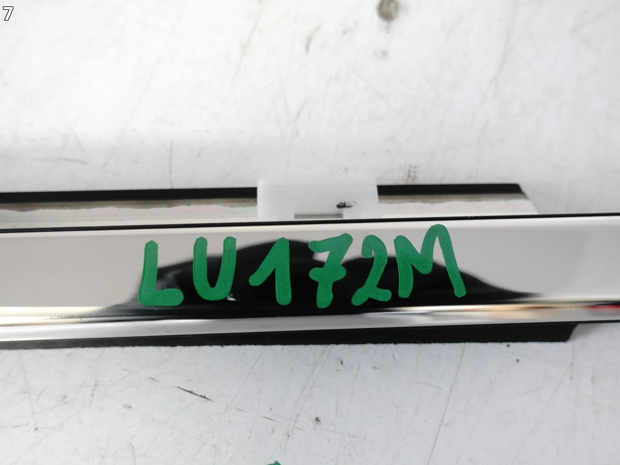 LEXUS RX V 5 RX450 RX350 22- LISTWA ZGARNIAJĄCA SZYBY PRZÓD PRAWA CHROM 402b773414dad987230c9c078b4f34f5