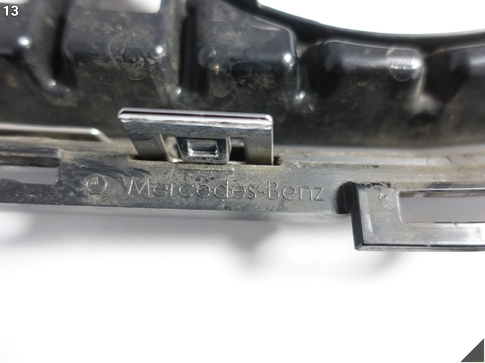 MERCEDES E-KLASA W213 S213 LIFT 20- GRILL ATRAPA LISTWA ZDERZAK PRZÓD 8381155784ce45528fd97af593a818f7