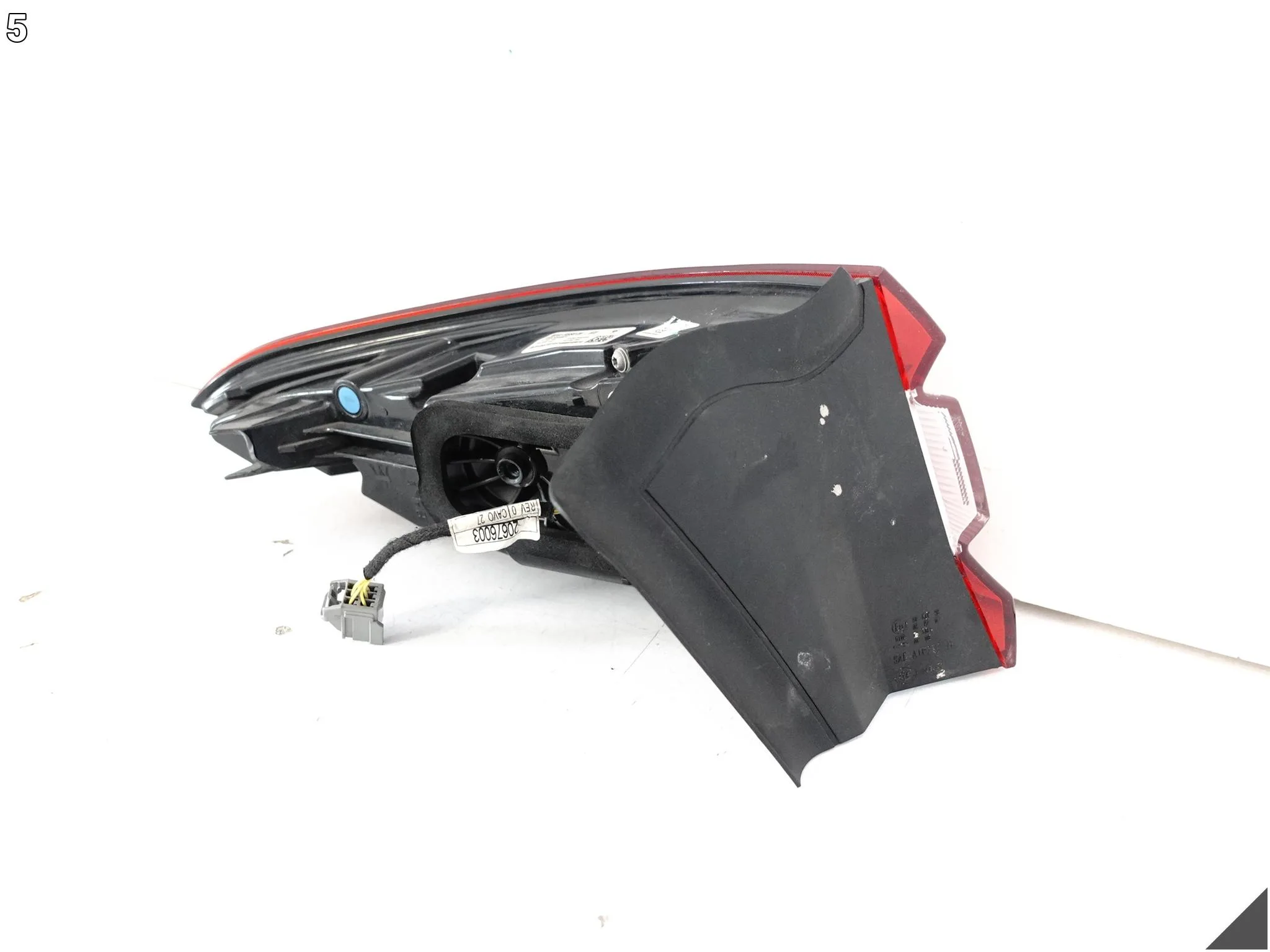 MASERATI LEVANTE M161 16-21 LAMPA LED W BŁOTNIK PRAWA TYŁ EUROPA 20670205 da5da253e66003f93c4239fe50e0ff14