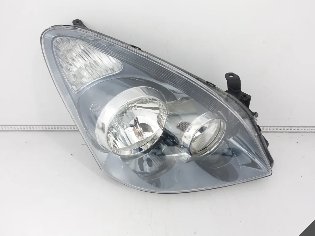 TOYOTA COROLLA VERSO II LIFT 07-09 PRAWA PRZÓD EU LAMPA ea53dd9f395a3d8070f629987b9bf435
