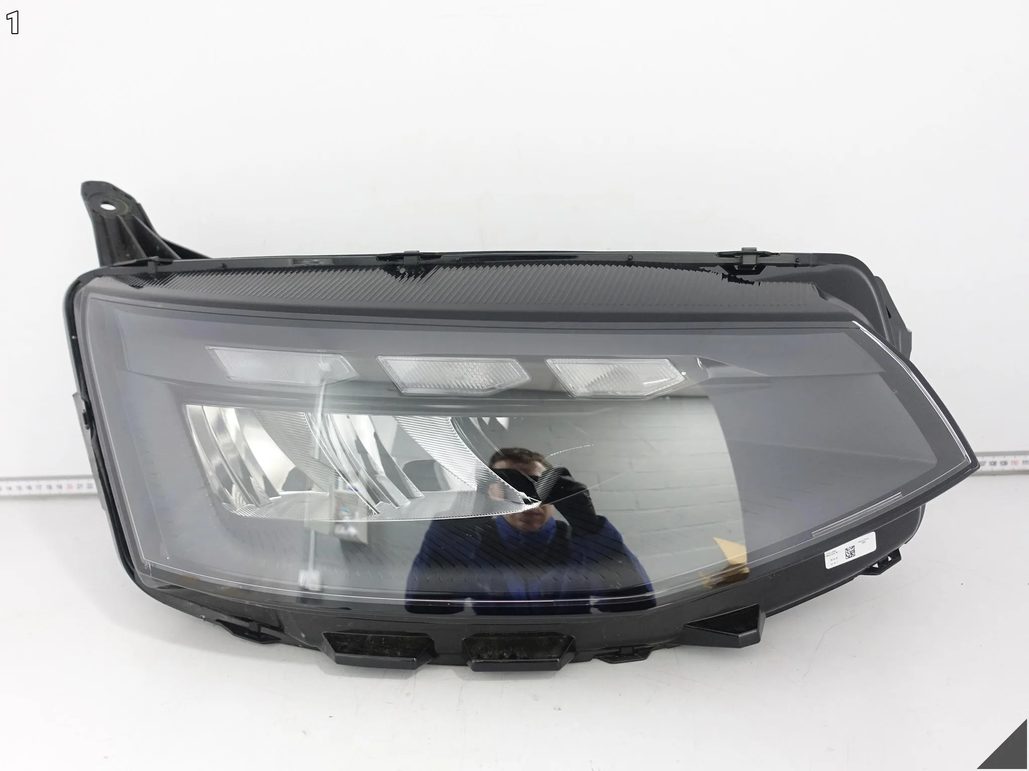 VW TRANSPORTER T7 7T0 7T1 24- LAMPA PÓŁ LOW LED PRAWA PRZÓD EUROPA 4d296559771c529844cafec96ef87d9c