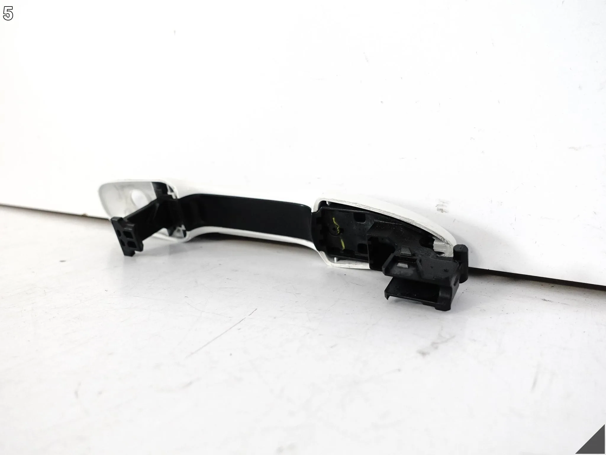 TOYOTA YARIS IV 4 COROLLA E21 XII KLAMKA ZEWNĘTRZNA UCHWYT DRZWI LEWA PRZÓD 7556a945cf2be0d2881f5a64044b723c