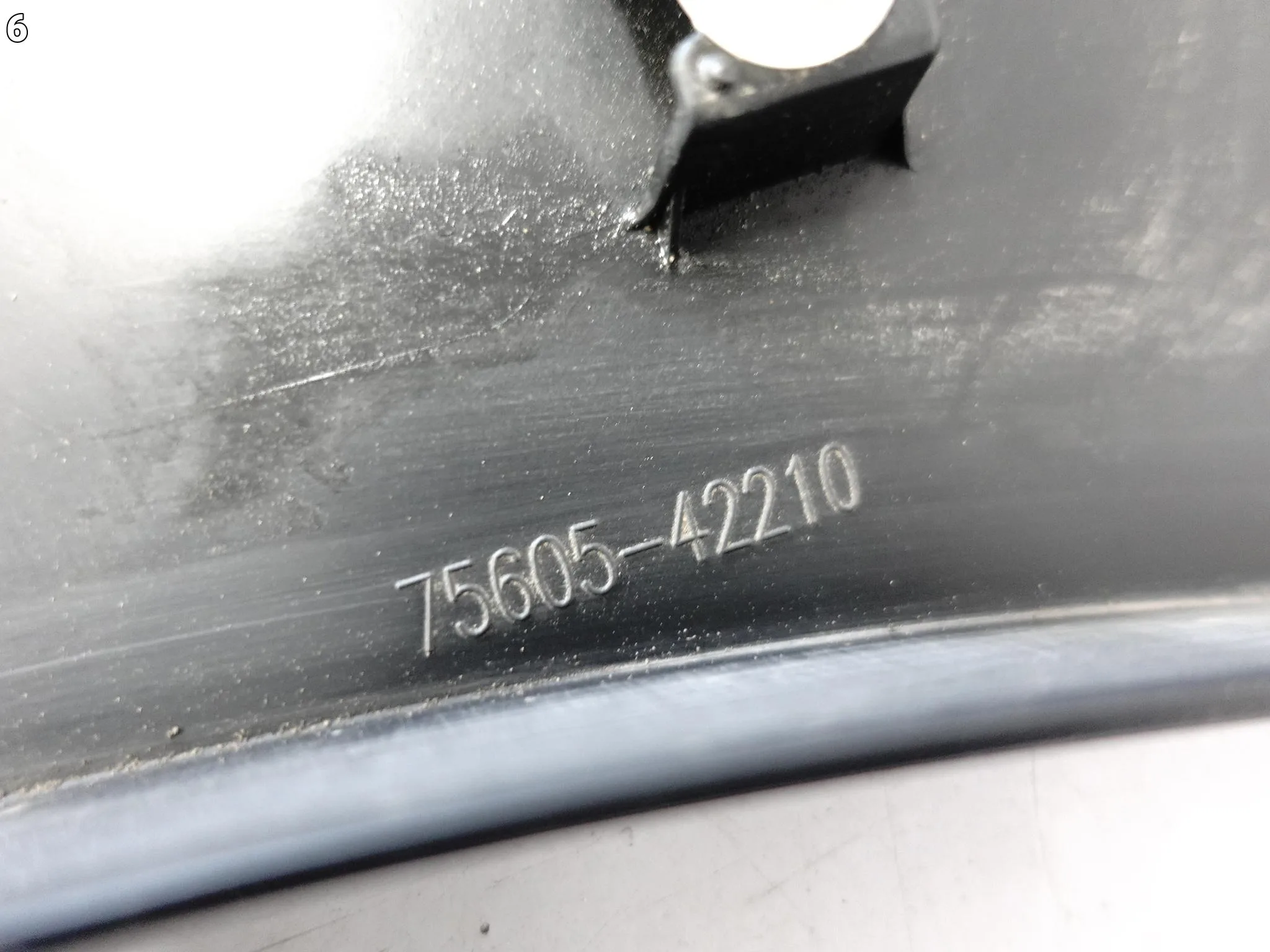TOYOTA BZ4X SUBARU SOLTERRA 22- LISTWA OSŁONA NA BŁOTNIK TYŁ PRAWA e1f7df8d03d78b93e227fb96259b5184
