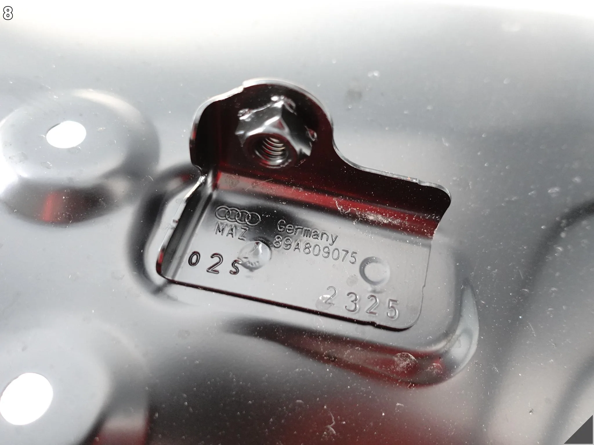 AUDI Q4 E-TRON 89A 21- SŁUPEK A POSZYCIE DACH LEWY ĆWIARTKA PRZÓD fef8606dd2d7c0200904d08b44ef5a54