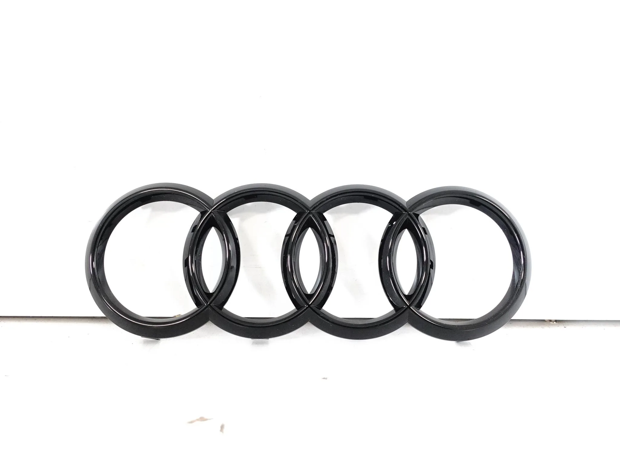 AUDI RS7 RS6 C8 4K8 19-25 ZNACZEK LOGO EMBLEMAT GRILL ATRAP CZARNY PRZÓD 4dd3ca6bf1942d5da2564477790f9f4e