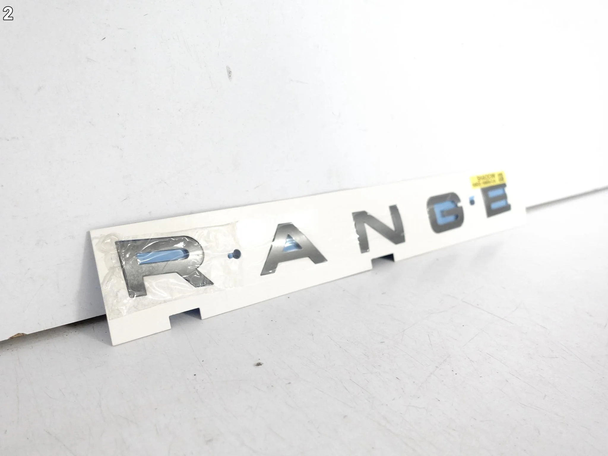 RANGE ROVER EVOQUE II L551 18- ZNACZEK NAPIS EMBLEMAT MASKI NOWY ORG SHADOW bf78ed3ba51a9783bc97578bd9c36885