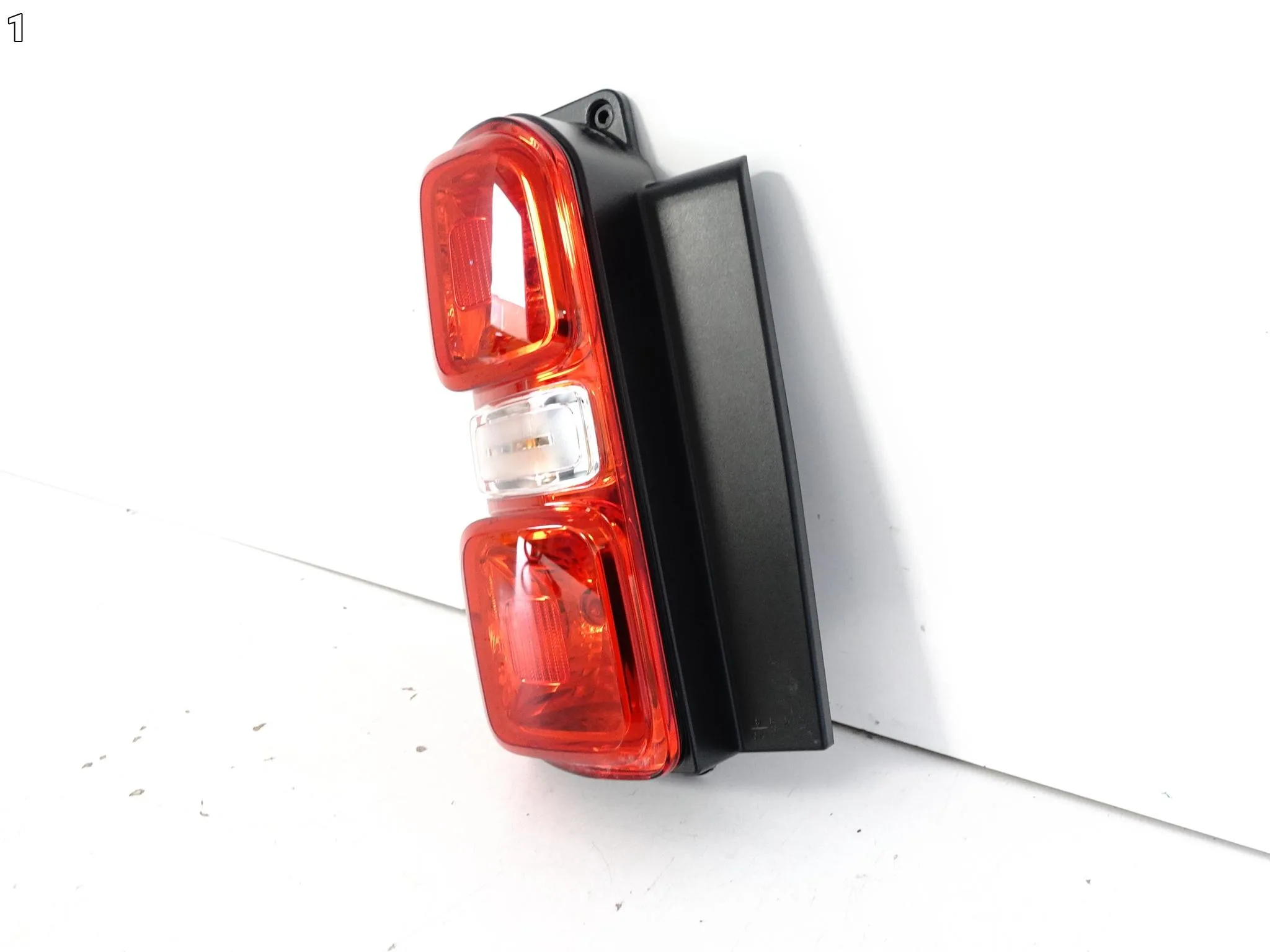 TOYOTA PROACE II PEUGEOT EXPERT JUMPY III 3 16-24 LAMPA LEWA TYŁ EUROPA 6d700de993e7b38dec6d60f1d5c6668c