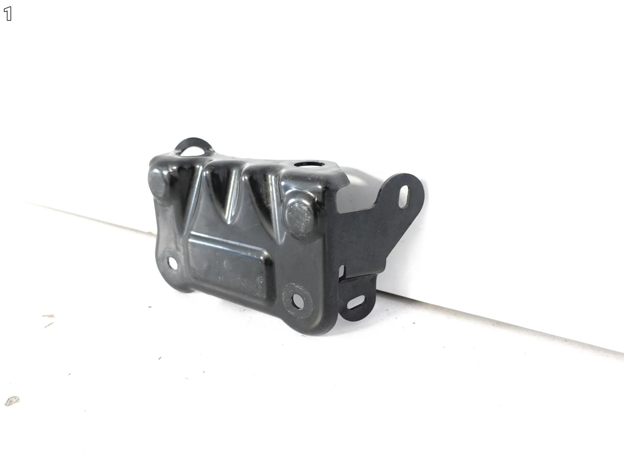 AUDI RS6 4K0 RS7 4K8 C8 19-25 WSPORNIK UCHWYT MOCOWANIE INTERCOOLER PRAWY 199024c0098e7eba5bcb5817299051e7
