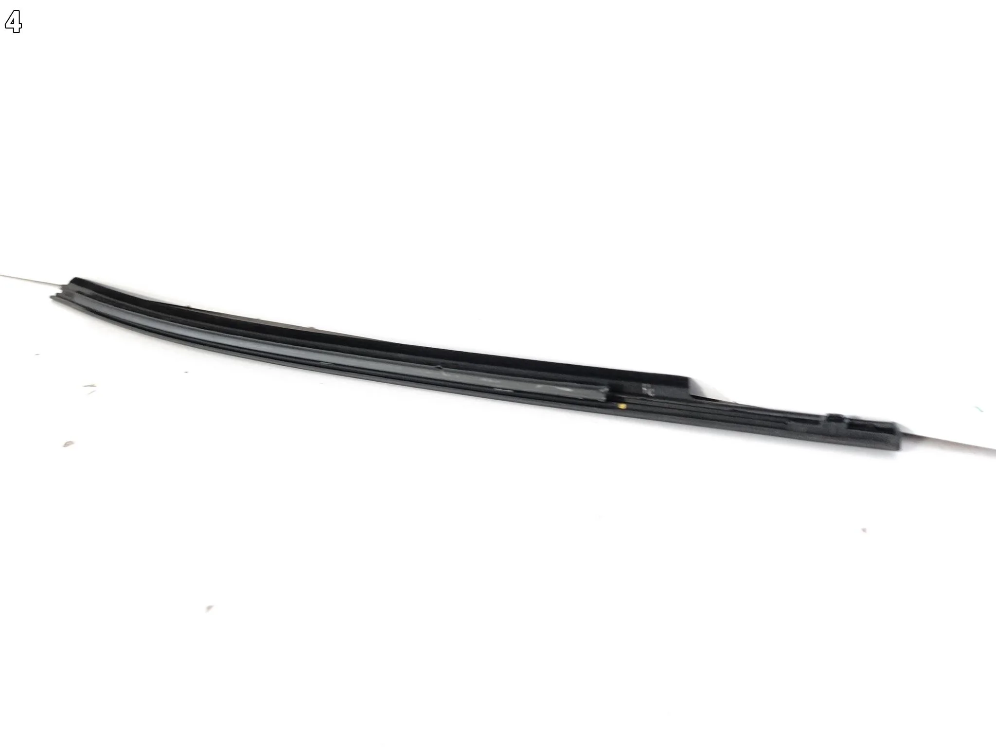TOYOTA YARIS IV 19- LISTWA ZGARNIAJĄCA SZYBY DRZWI TYŁ LEWA ORG 68230-K0011 3b7f20f53e3c9e0608d48fa6e44cdc5a