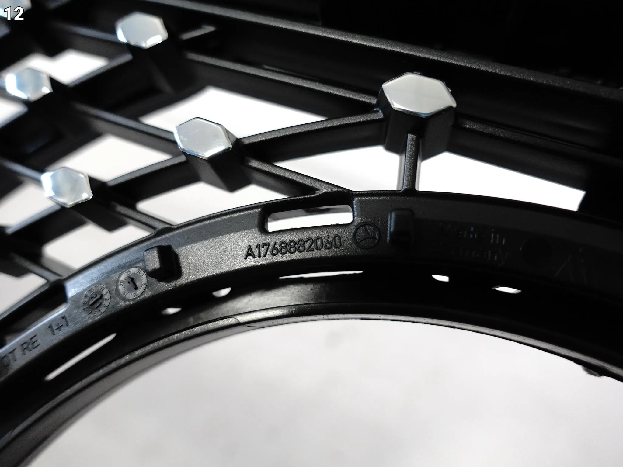 MERCEDES A-KLASA W176 LIFT MOPF AMG 15-18 GRILL ATRAPA KRATKA W ZDERZAK b8a14a06b1be1893a47f6ef72729066c