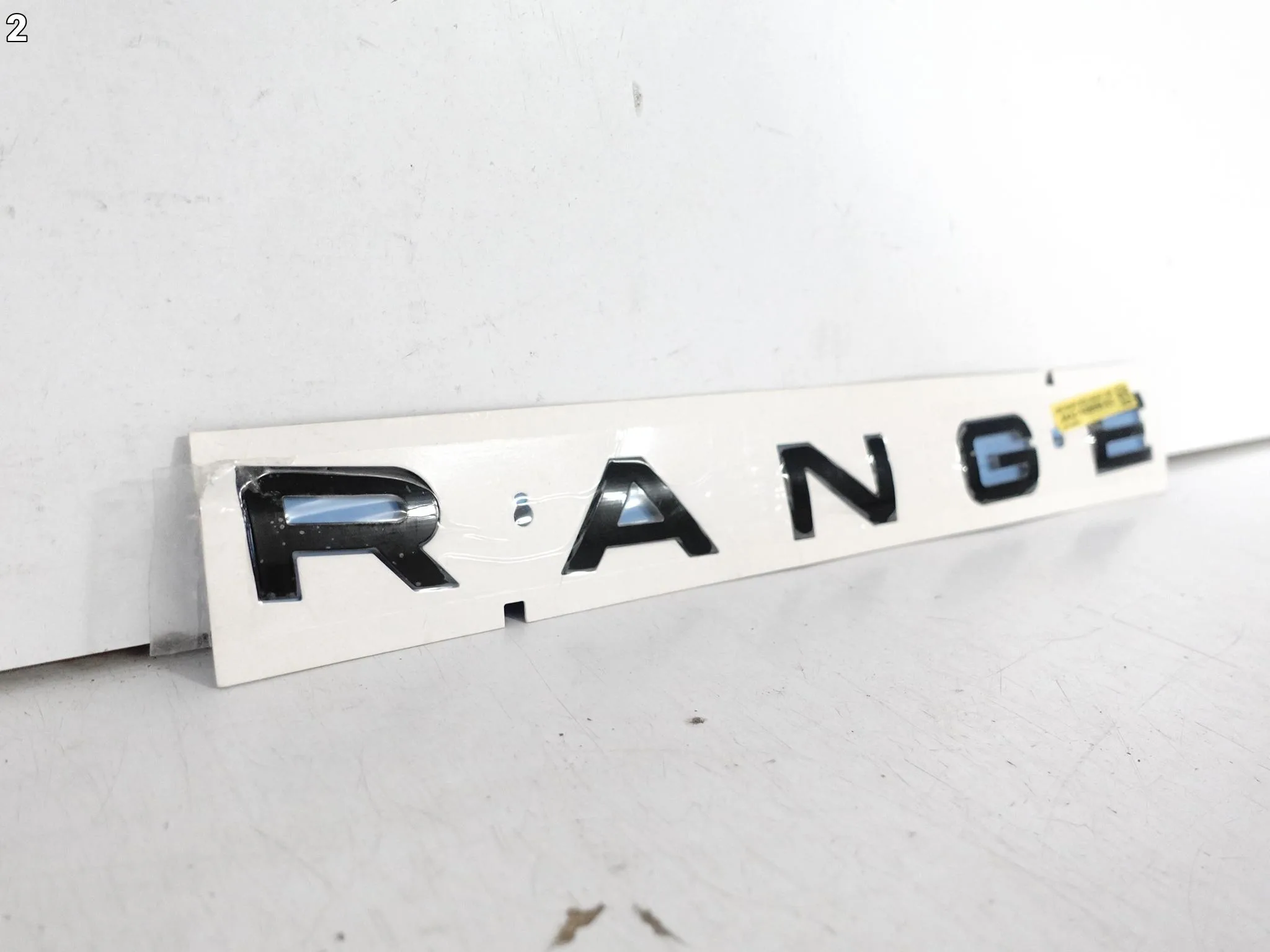 RANGE ROVER VELAR L560 17- ZNACZEK EMBLEMAT NAPIS MASKI NOWY ORG NARVIK 0f3924f9a7ad8039b64ee7072a336ca0