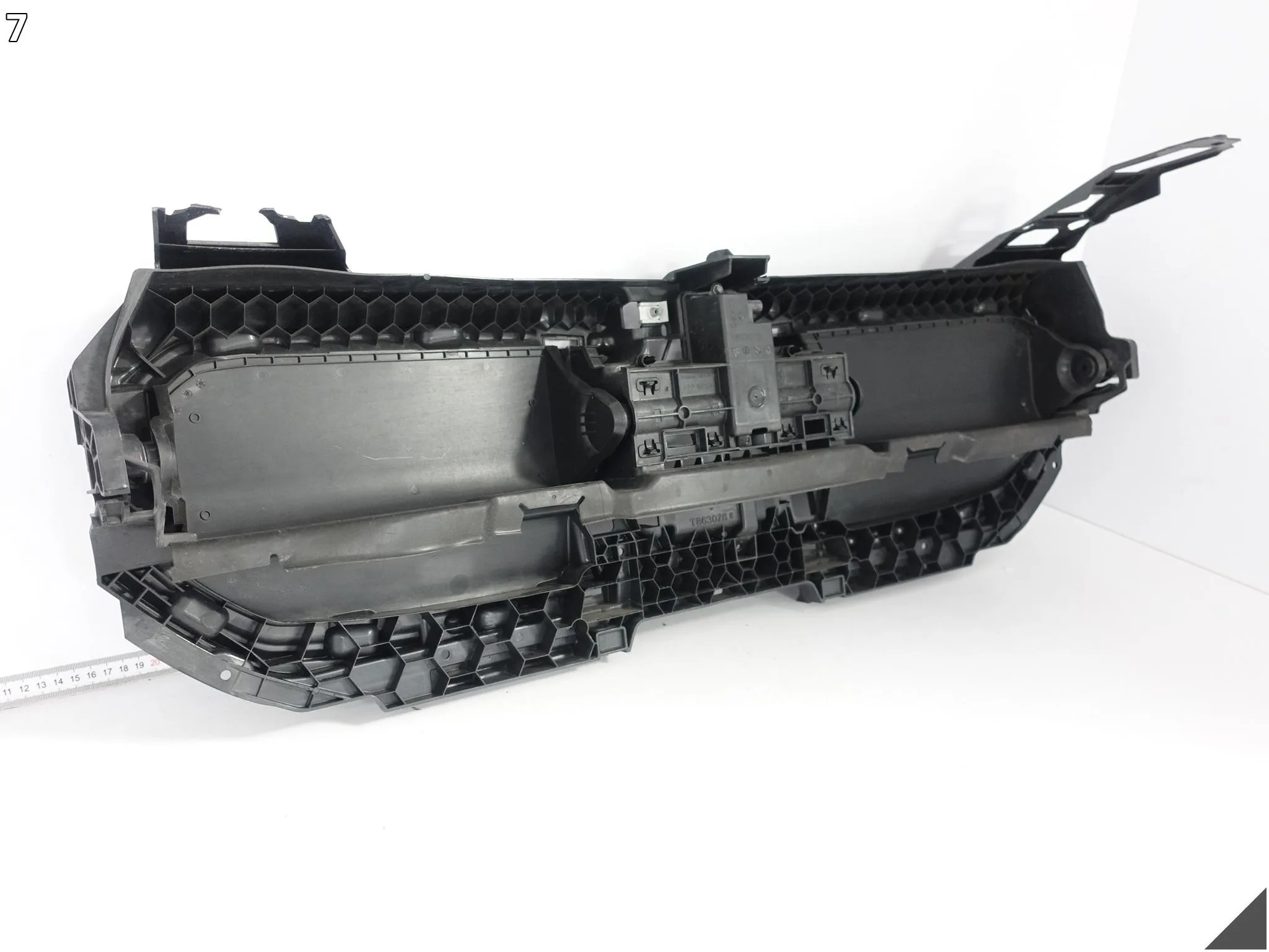BMW 1 F70 24- KIEROWNICA POWIETRZA ROLETA ŻALUZJA ATRAPA MECHANIZM PRZÓD 4ef5c5af759ddda7acda909bbb75225a