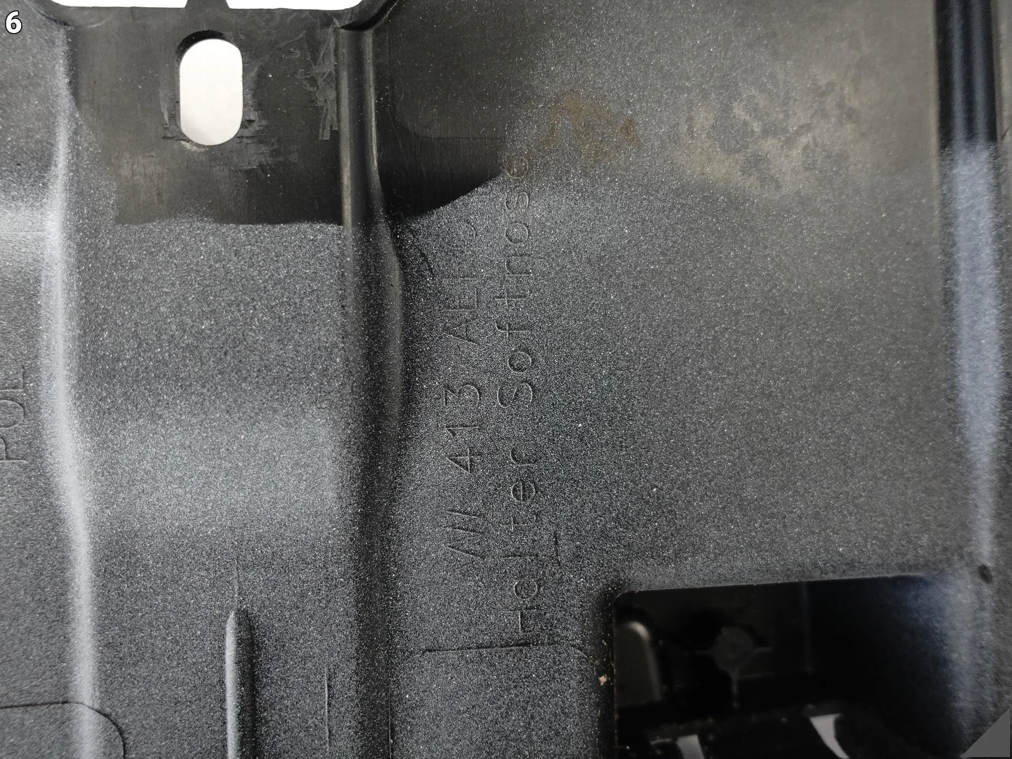 VW ID7 ID.7 14A 23- GÓRNE WZMOCNIENIE ŚLIZG MOCOWANIE W ZDERZAK PRZÓD f2106885f72340fc32a20dfee10558ac