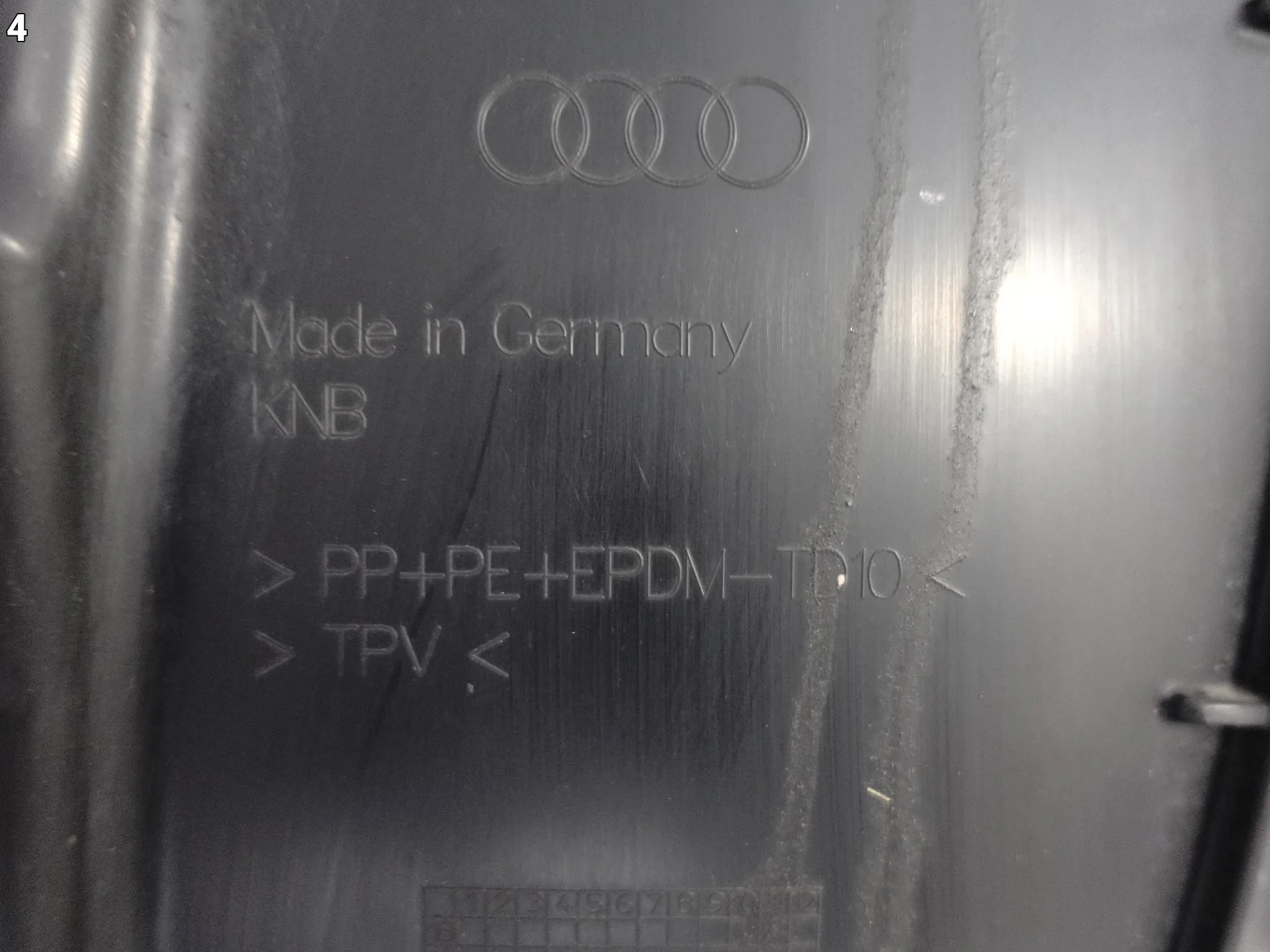 AUDI A3 8Y0 LIFT 20- NADKOLE OSŁONA POSZYCIE WNĘKI KOŁA PRZÓD PRAWE e3db357d70cffb7a7f7fcf46722c7c1a