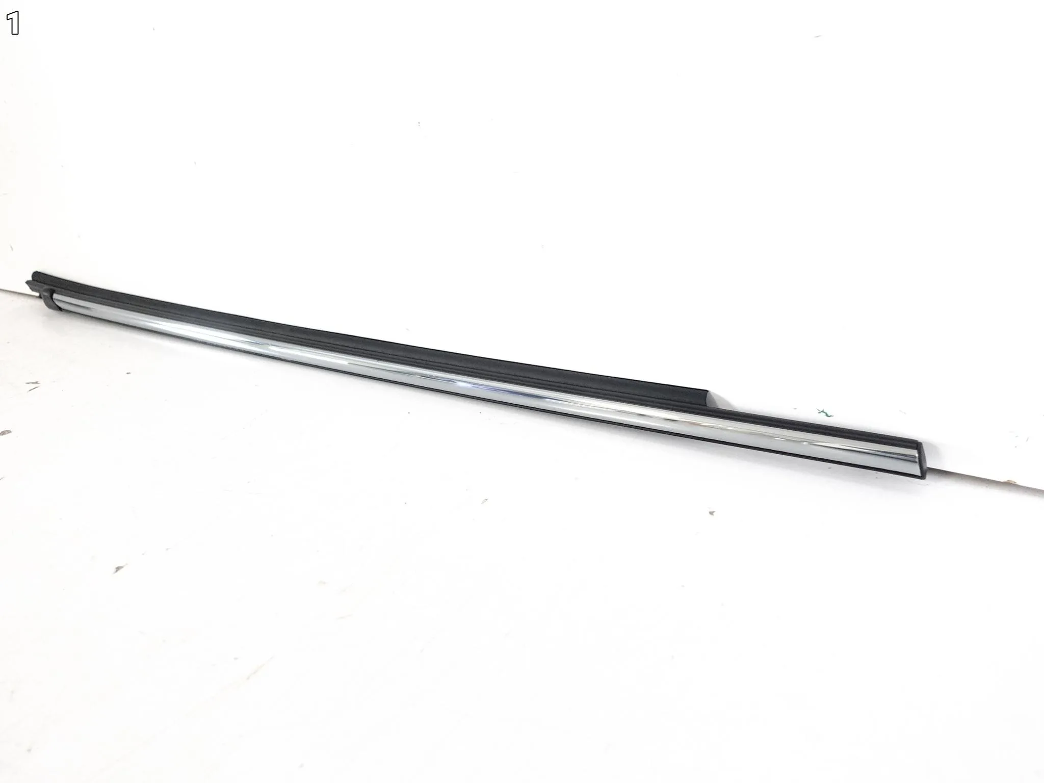 TOYOTA YARIS III 3 LIFT 14-20 LISTWA ZGARNIAJĄCA SZYBY TYŁ PRAWA CHROM 50f5a142991b4a548c4b7016b9fc78fc