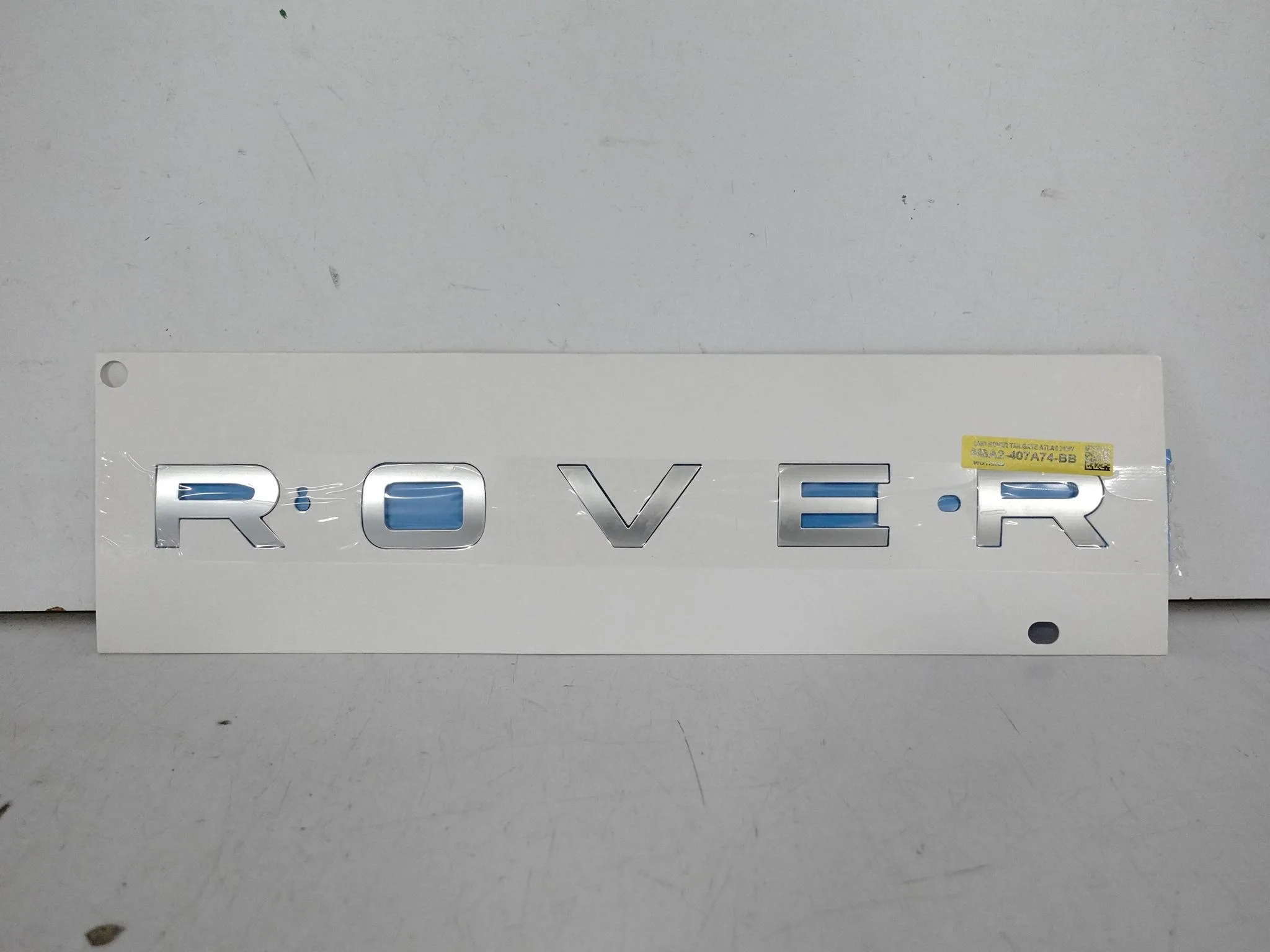 RANGE ROVER VELAR L560 17- ZNACZEK EMBLEMAT KLAPA BAGAŻNIKA NOWY ORG 21MY 757a53513e30c9caa8beea86240a803a