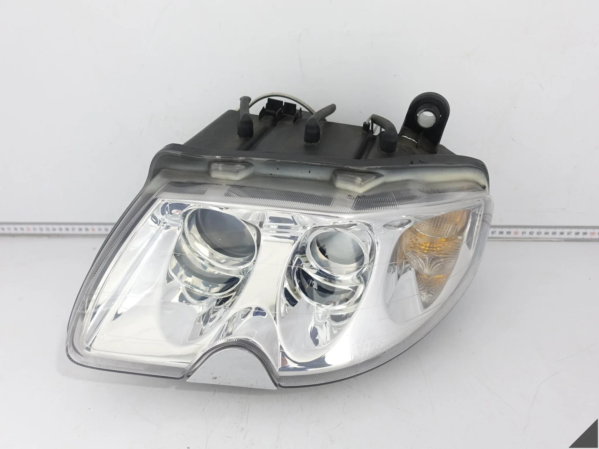 MASERATI QUATTROPORTE V 5 04-08 M139 LAMPA XENON LEWA PRZÓD EUROPA c35821ef9d4c82e73ca48d9f0b21955a